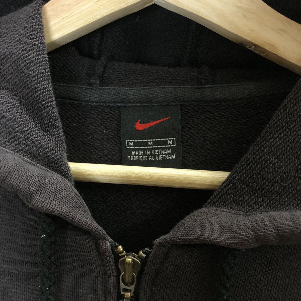 Nike × Vintage Distressed Sun Faded Nike Hoodie With Embroidery Logo Size US M / EU 48-50 / 2 - 8 Thumbnail