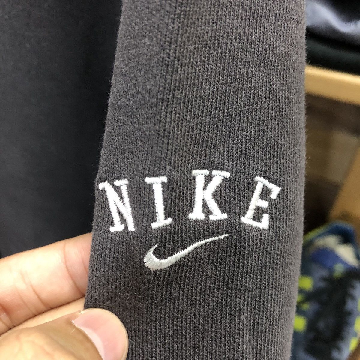 Nike × Vintage Distressed Sun Faded Nike Hoodie With Embroidery Logo Size US M / EU 48-50 / 2 - 4 Thumbnail
