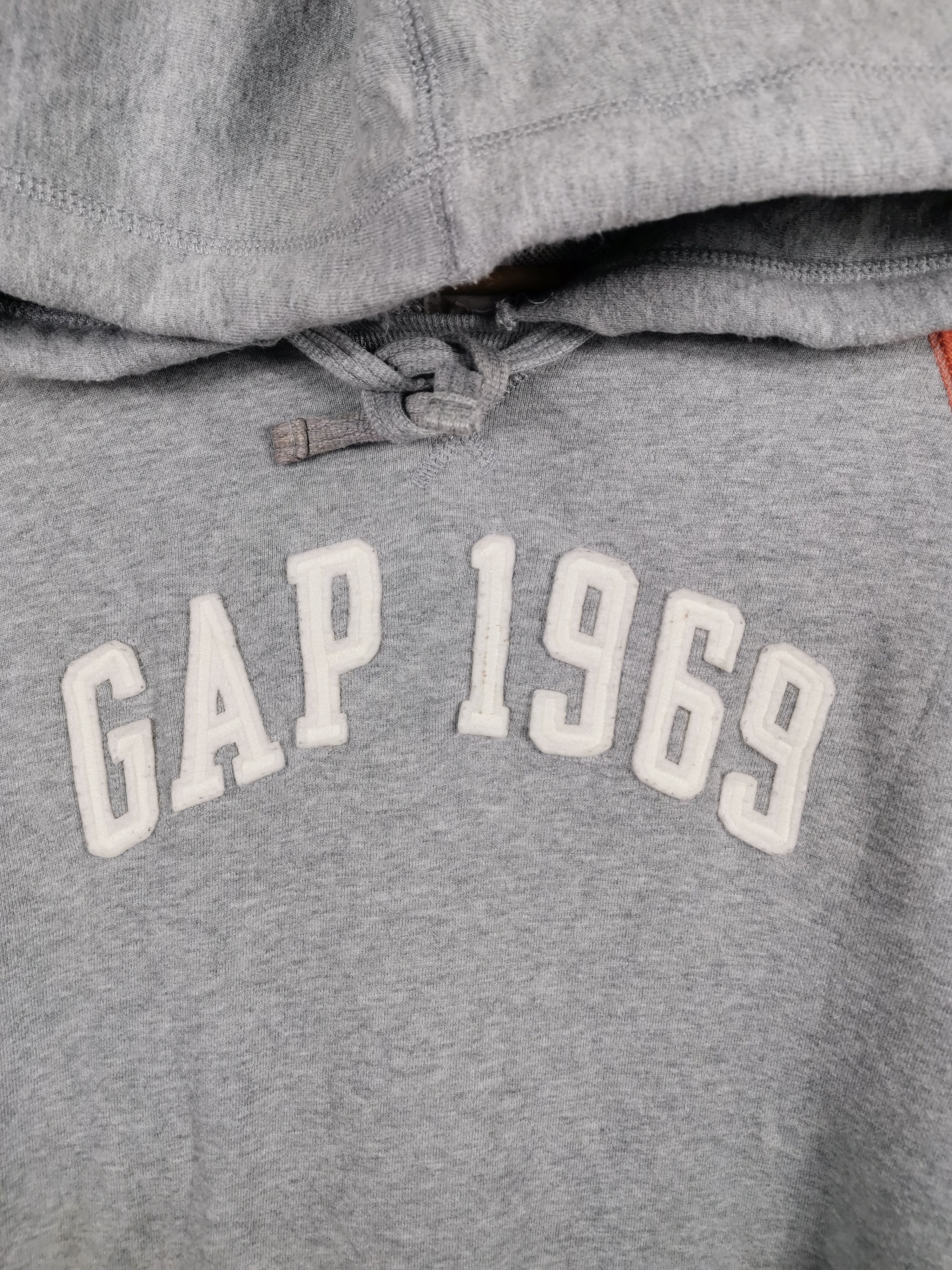 Gap Vintage Gap 1969 Embroidered Logo Pullover Hoodies Size US S / EU 44-46 / 1 - 2 Thumbnail