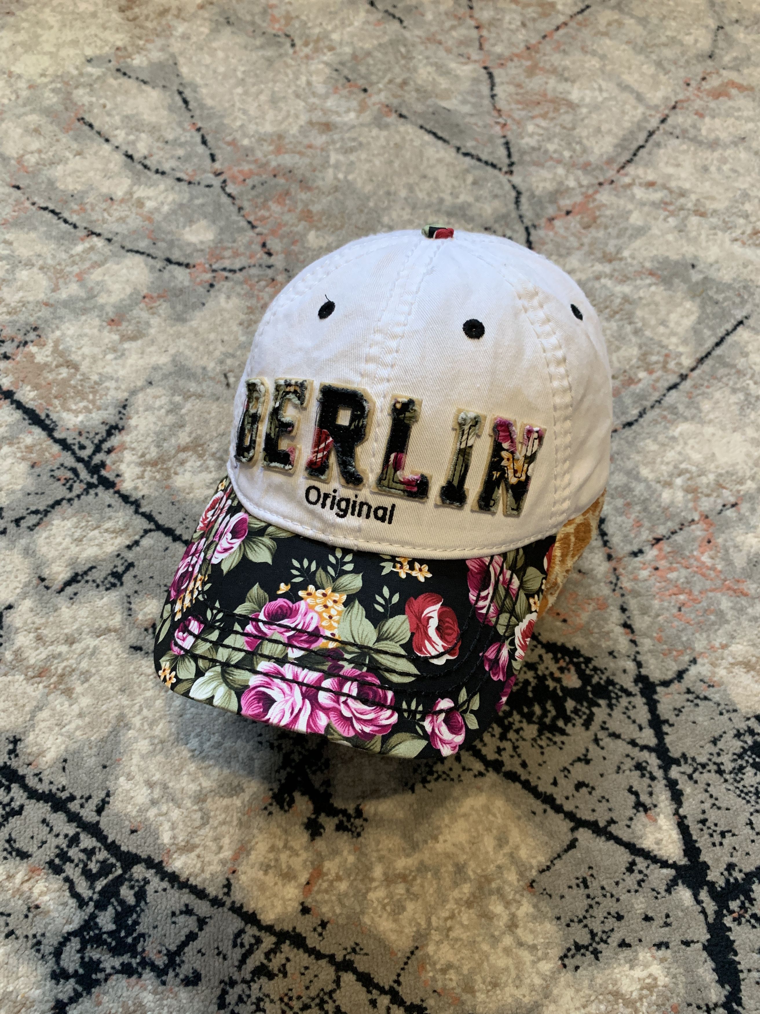 Robin Ruth Robin Ruth Berlin Cap Size ONE SIZE - 1 Thumbnail