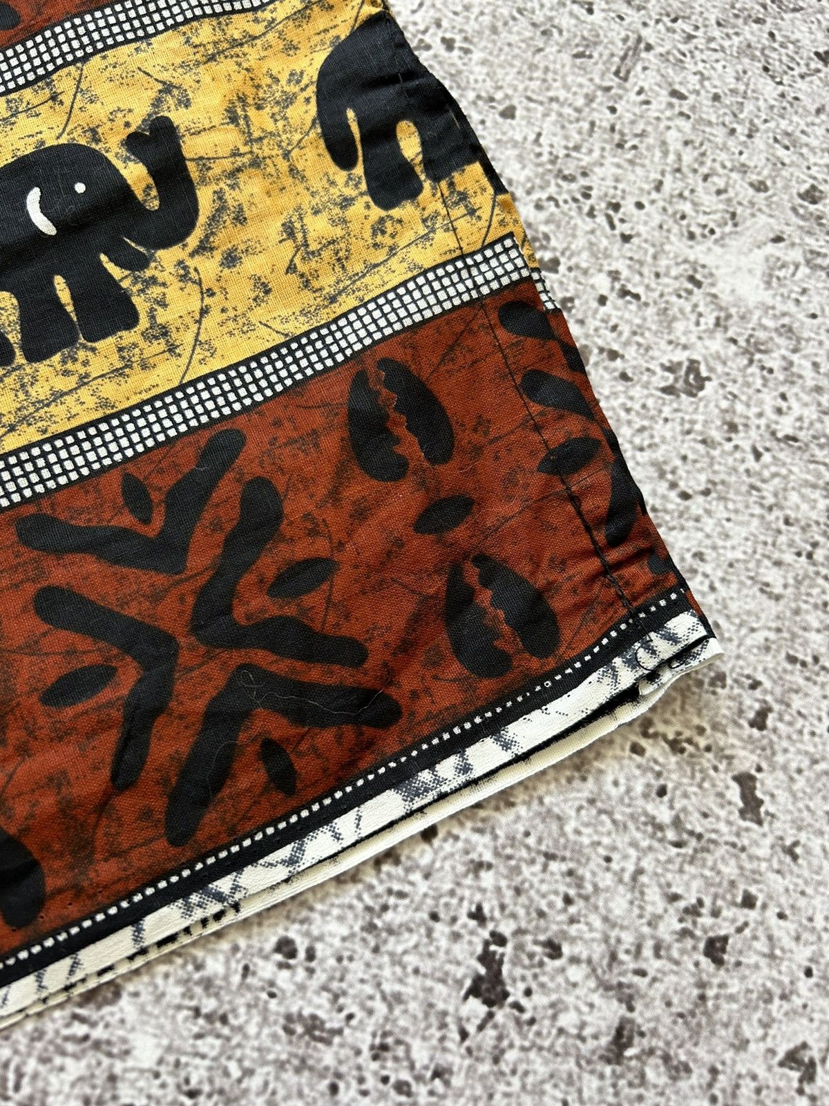Japanese Brand Vintage Graphic Elephant India Hawaiian Style Luxury Shirt Size US XL / EU 56 / 4 - 12 Thumbnail