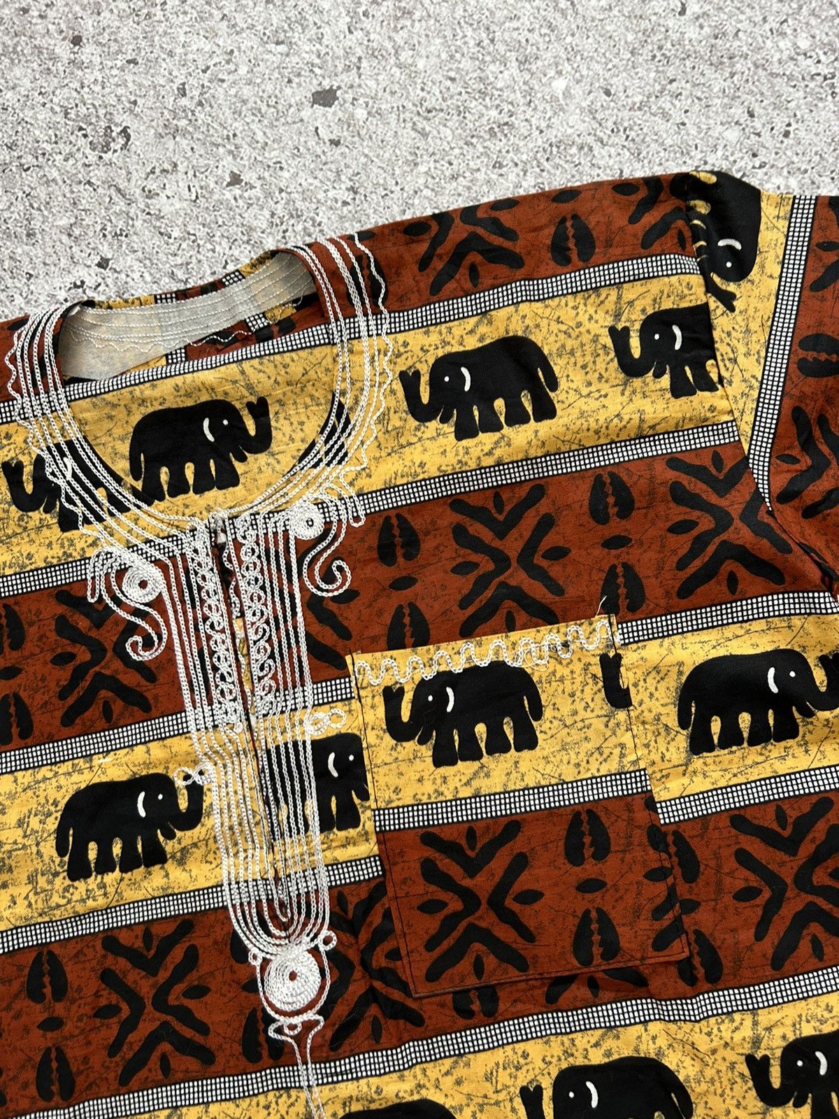 Japanese Brand Vintage Graphic Elephant India Hawaiian Style Luxury Shirt Size US XL / EU 56 / 4 - 7 Thumbnail