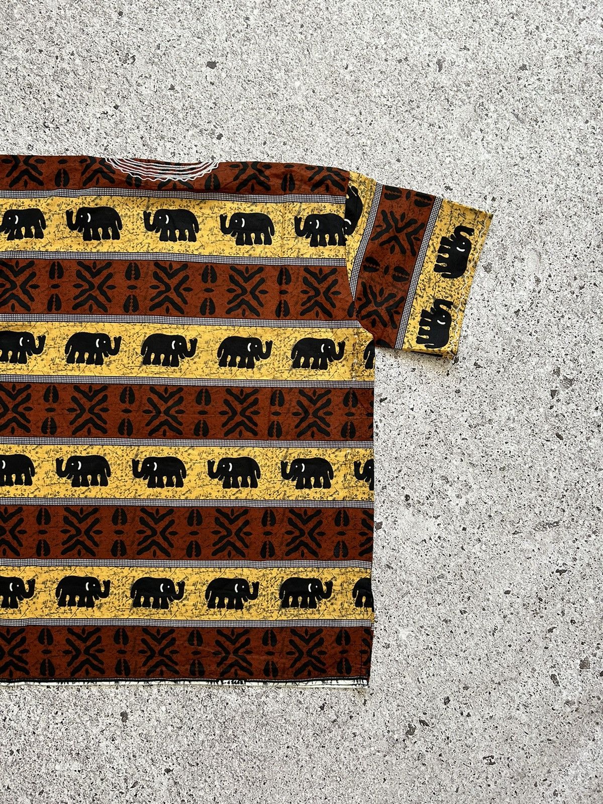 Japanese Brand Vintage Graphic Elephant India Hawaiian Style Luxury Shirt Size US XL / EU 56 / 4 - 6 Thumbnail