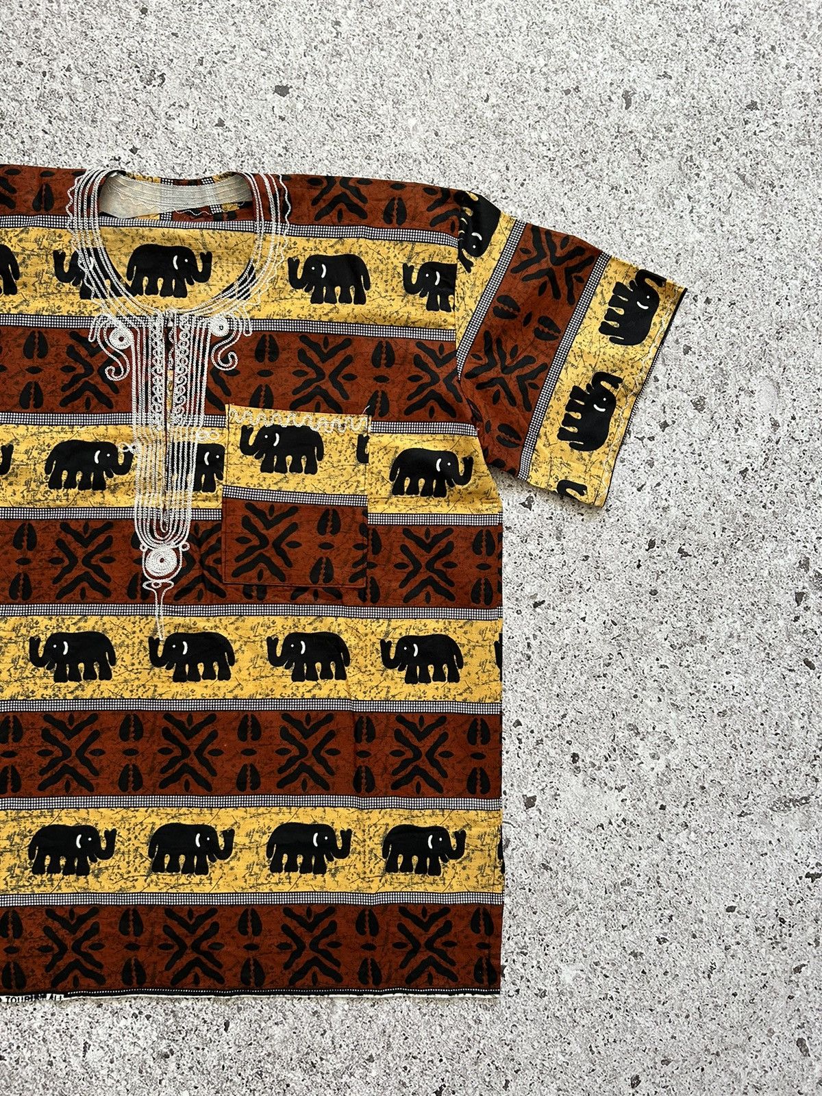 Japanese Brand Vintage Graphic Elephant India Hawaiian Style Luxury Shirt Size US XL / EU 56 / 4 - 3 Thumbnail