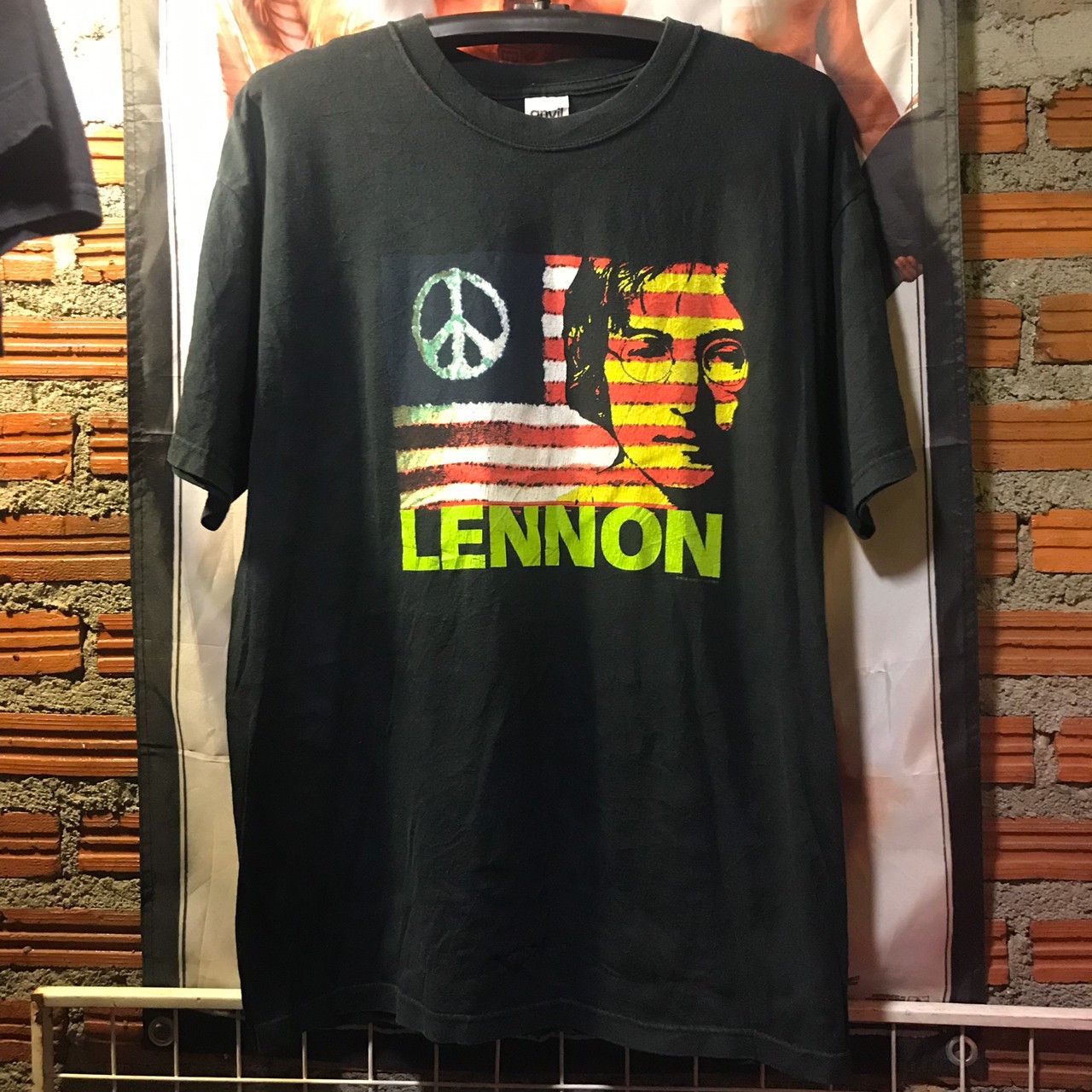 Band Tees John Lennon Give Peace a Chance Band Tee 2004s Size US L / EU 52-54 / 3 - 1 Thumbnail