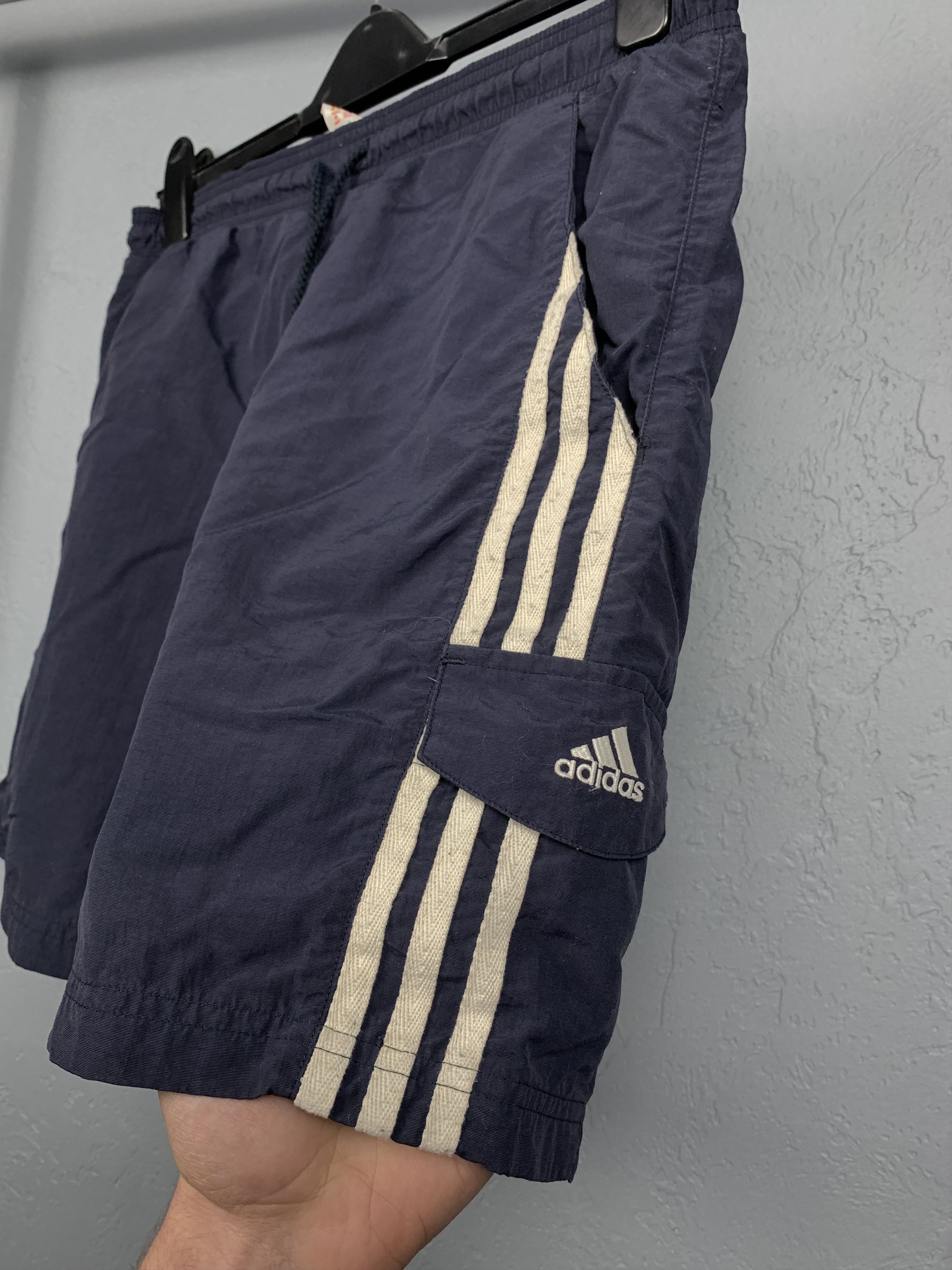 Adidas Adidas Vintage Mens Nylon Shorts Y2K Size US 32 / EU 48 - 2 Thumbnail