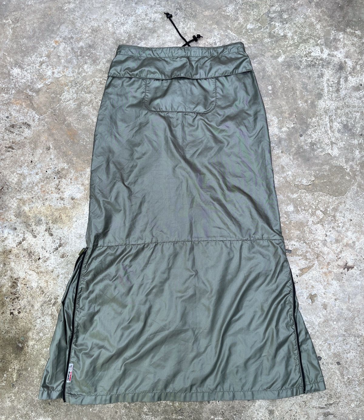 Japanese Brand × Moncler 🔥Rare 00’s MONCLER Zipped Nylon Y2K Tech Maxi Skirt Size 28" / US 6 / IT 42 - 4 Thumbnail