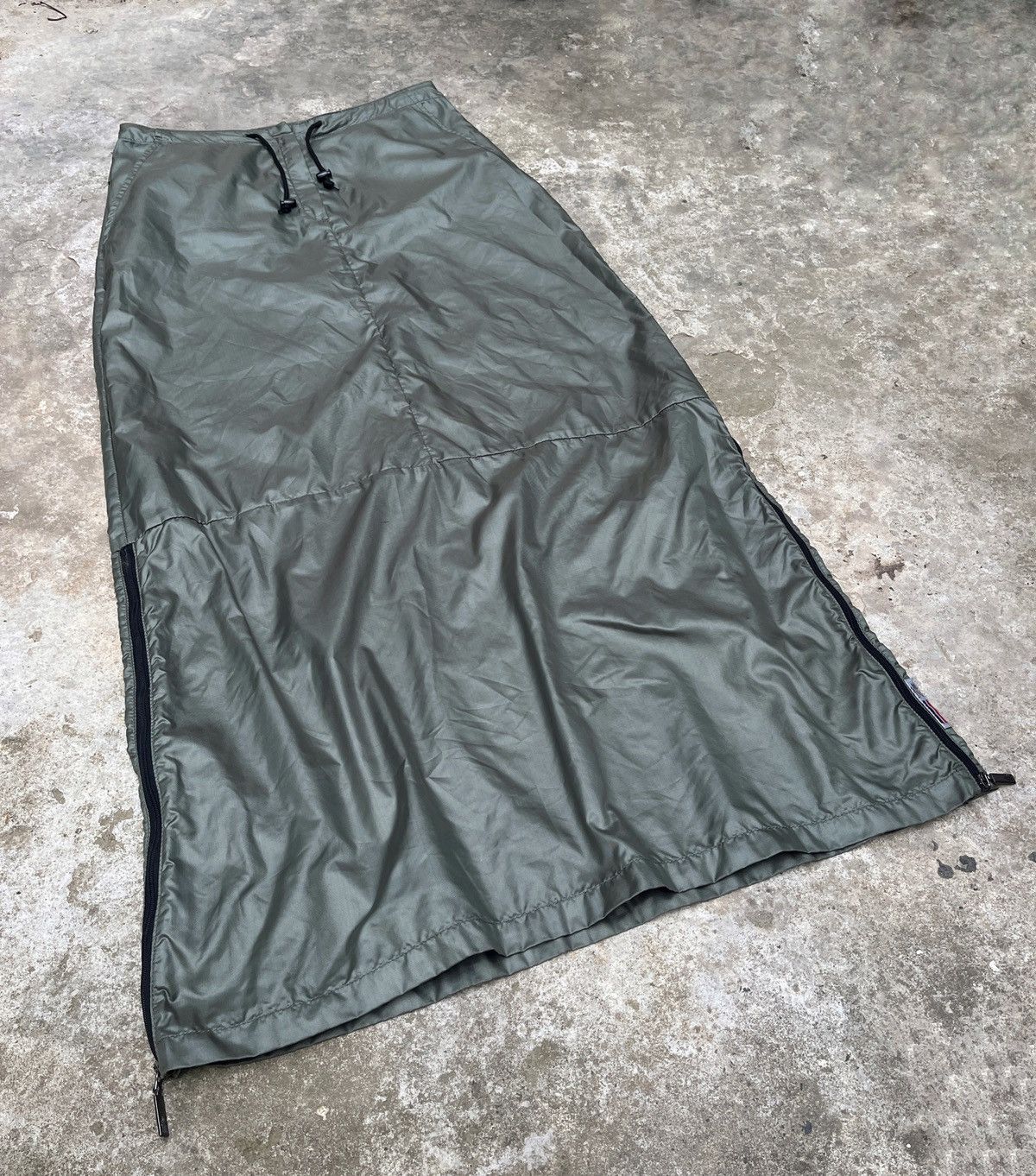 Japanese Brand × Moncler 🔥Rare 00’s MONCLER Zipped Nylon Y2K Tech Maxi Skirt Size 28" / US 6 / IT 42 - 17 Thumbnail