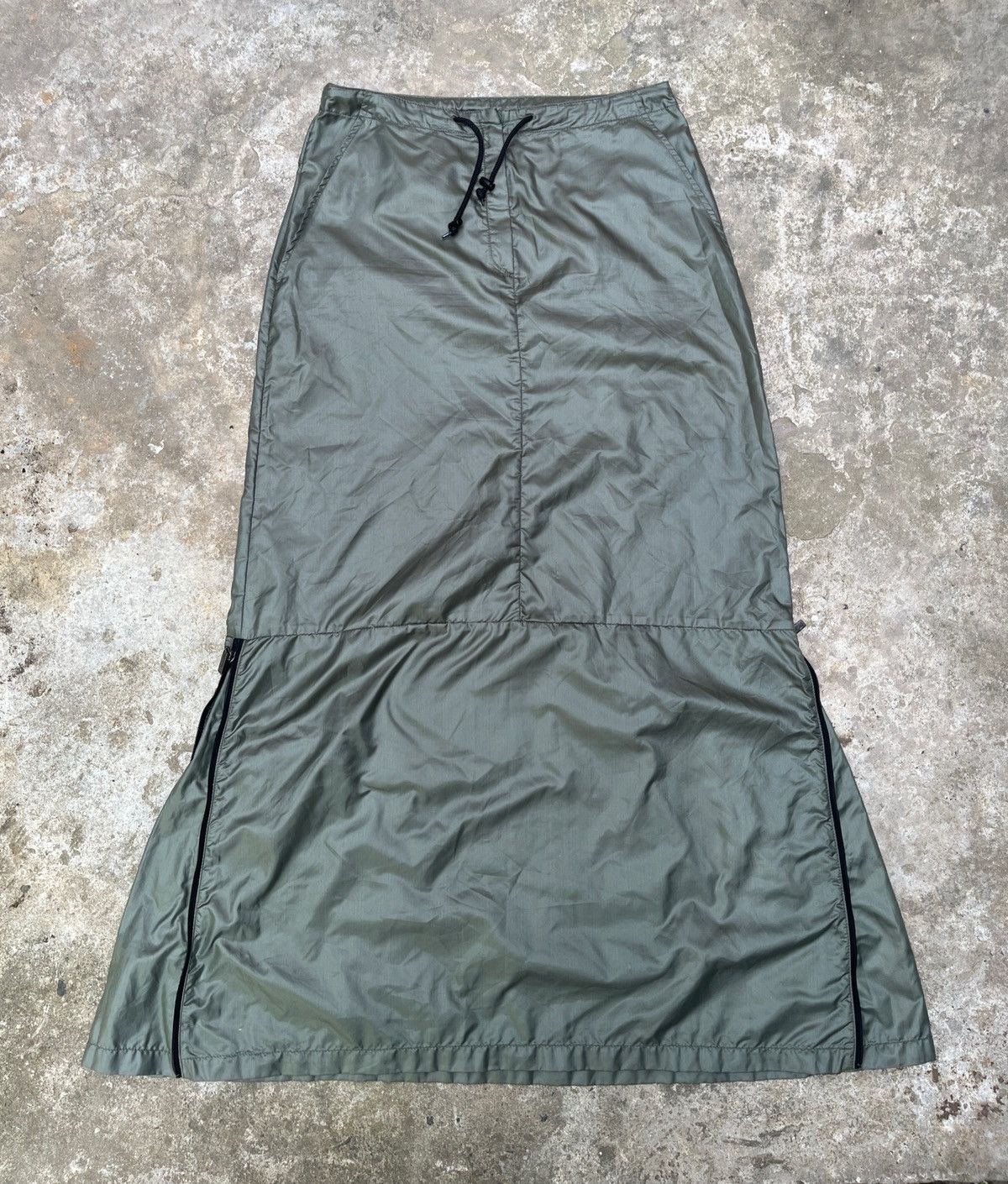スカート MONCLER Maxi skirts レディース｜スカート｜モンクレール公式