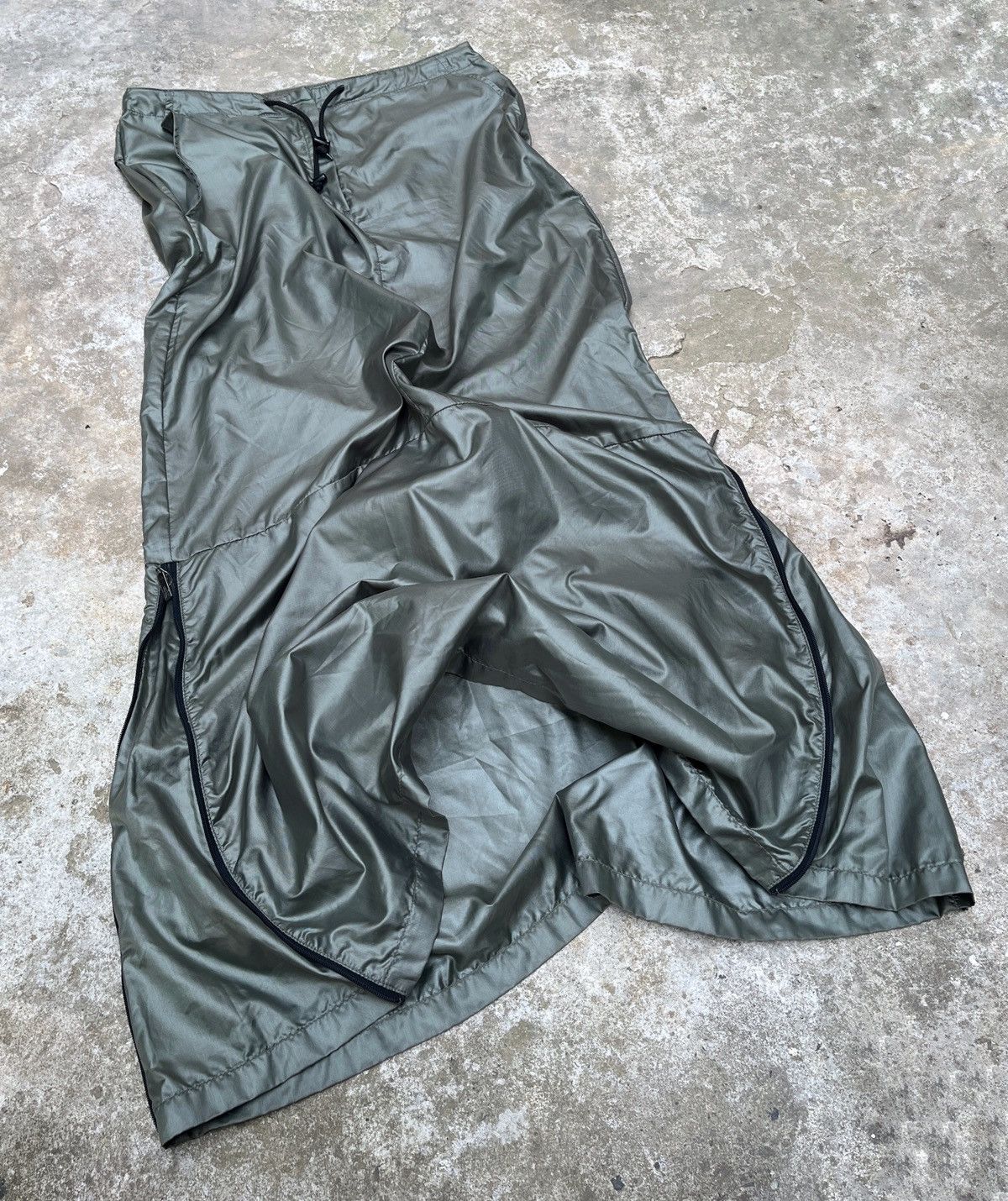 Japanese Brand × Moncler 🔥Rare 00’s MONCLER Zipped Nylon Y2K Tech Maxi Skirt Size 28" / US 6 / IT 42 - 7 Thumbnail