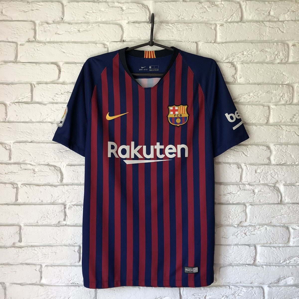 Nike Barcelona Nike 2018 2019 home jersey Size US M / EU 48-50 / 2 - 1 Thumbnail
