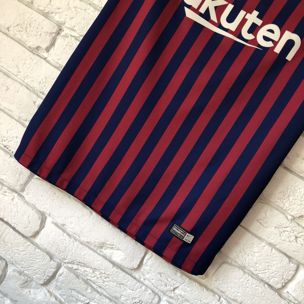 Nike Barcelona Nike 2018 2019 home jersey Size US M / EU 48-50 / 2 - 3 Thumbnail
