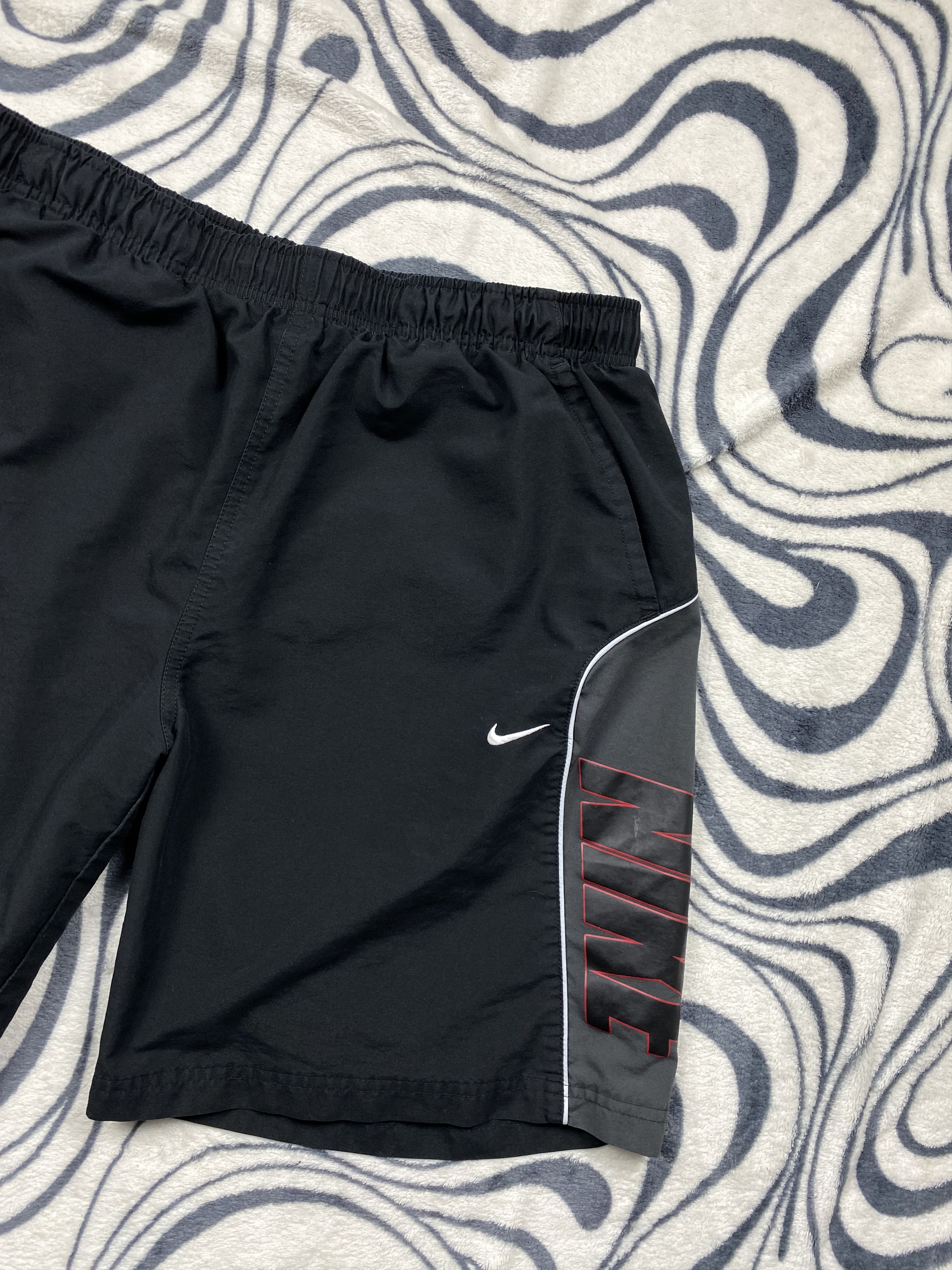 Nike × Vintage Nike Vintage Mens Nylon Shorts Y2K Size US 34 / EU 50 - 2 Thumbnail