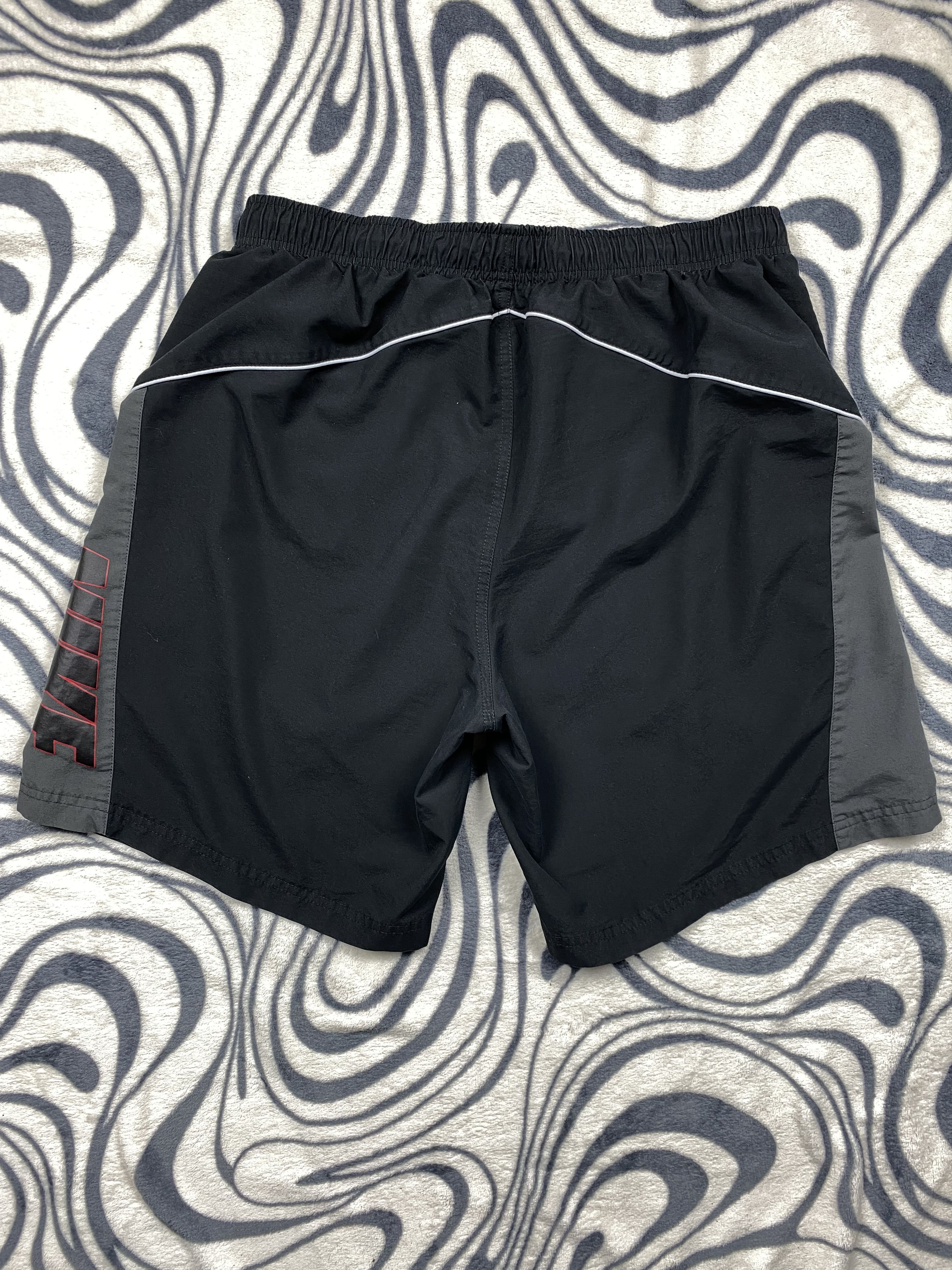 Nike × Vintage Nike Vintage Mens Nylon Shorts Y2K Size US 34 / EU 50 - 7 Thumbnail