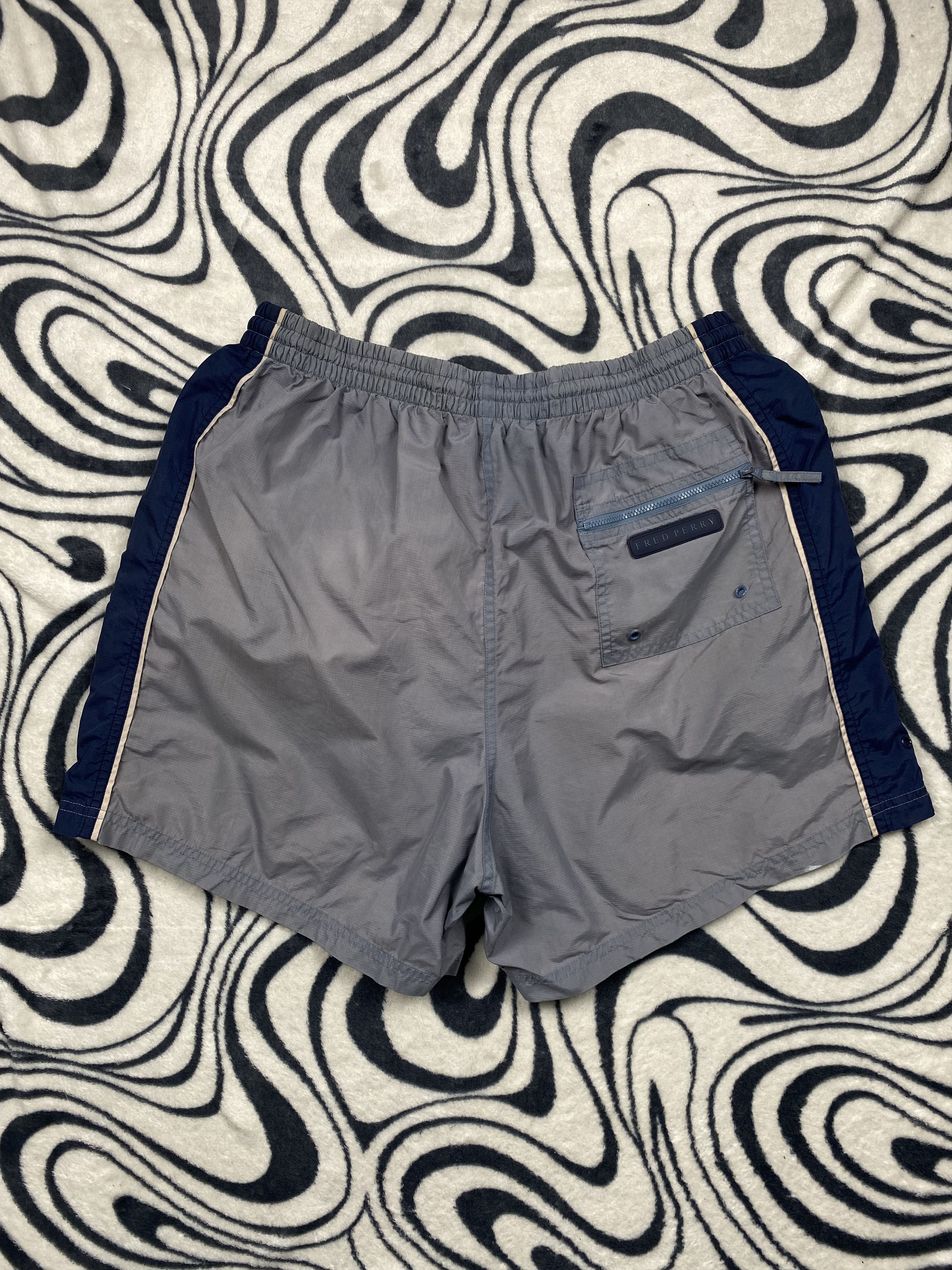 Fred Perry × Vintage Vintage Fred Perry Mens Nylon Shorts Size US 36 / EU 52 - 7 Thumbnail