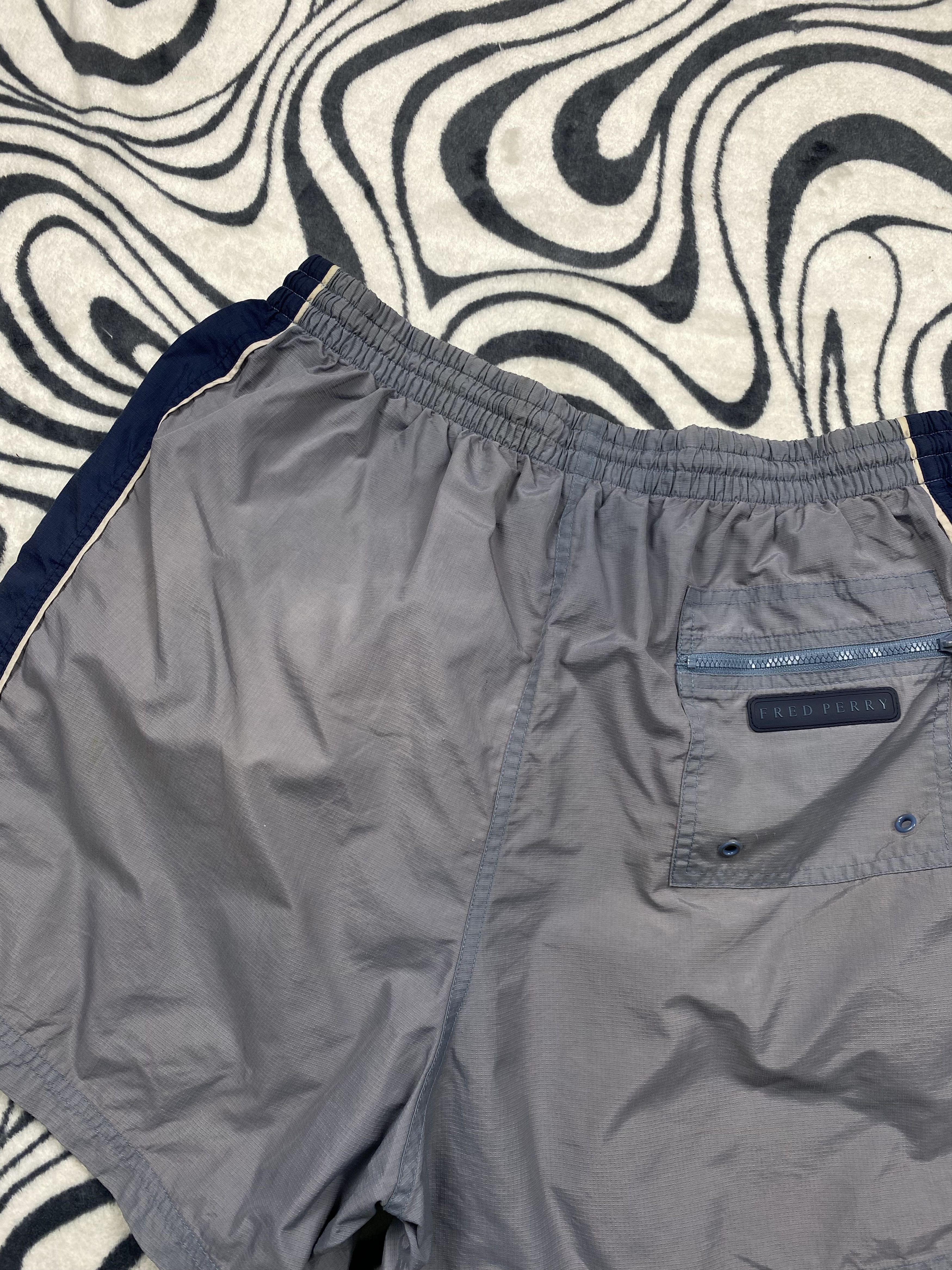 Fred Perry × Vintage Vintage Fred Perry Mens Nylon Shorts Size US 36 / EU 52 - 9 Thumbnail