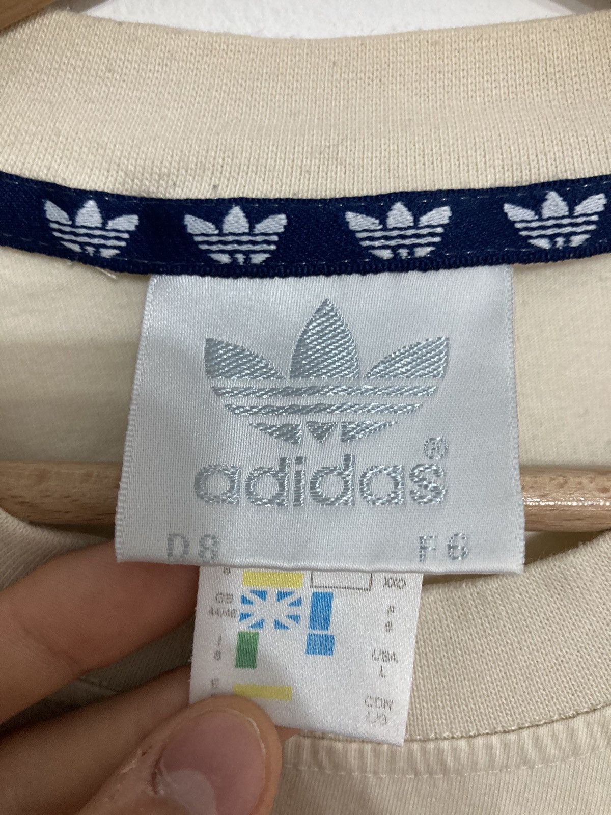 Adidas Vintage Adidas 90s Logo Tee Retro Beige Originals Size US L / EU 52-54 / 3 - 5 Thumbnail