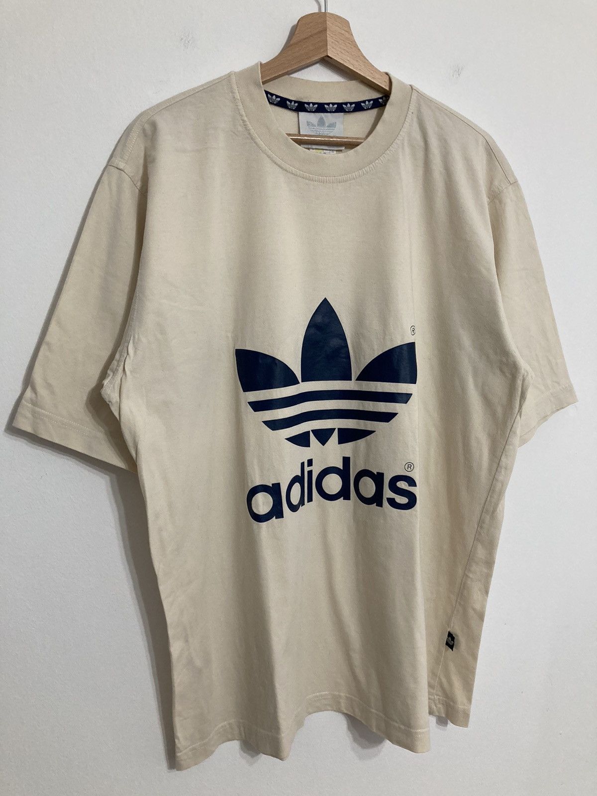 Adidas Vintage Adidas 90s Logo Tee Retro Beige Originals Size US L / EU 52-54 / 3 - 2 Thumbnail
