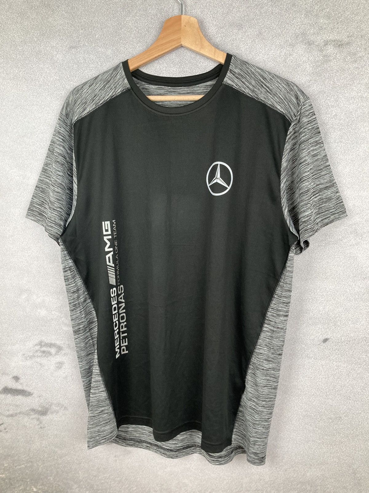 Mercedes-Benz Vintage Mercedes Benz Petronas Racing Motorsport F1 Size US L / EU 52-54 / 3 - 5 Thumbnail