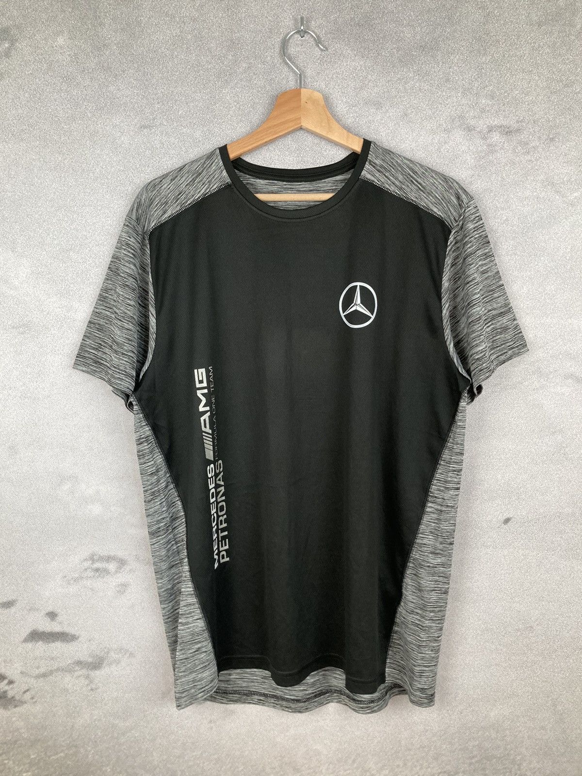Mercedes-Benz Vintage Mercedes Benz Petronas Racing Motorsport F1 Size US L / EU 52-54 / 3 - 1 Thumbnail