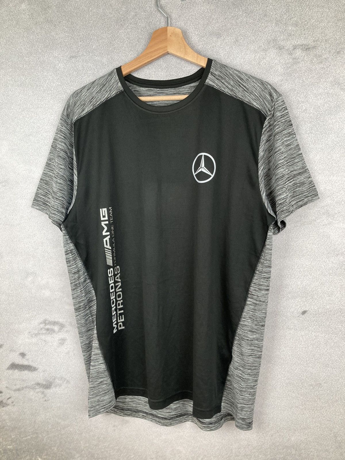 Mercedes-Benz Vintage Mercedes Benz Petronas Racing Motorsport F1 Size US L / EU 52-54 / 3 - 2 Thumbnail