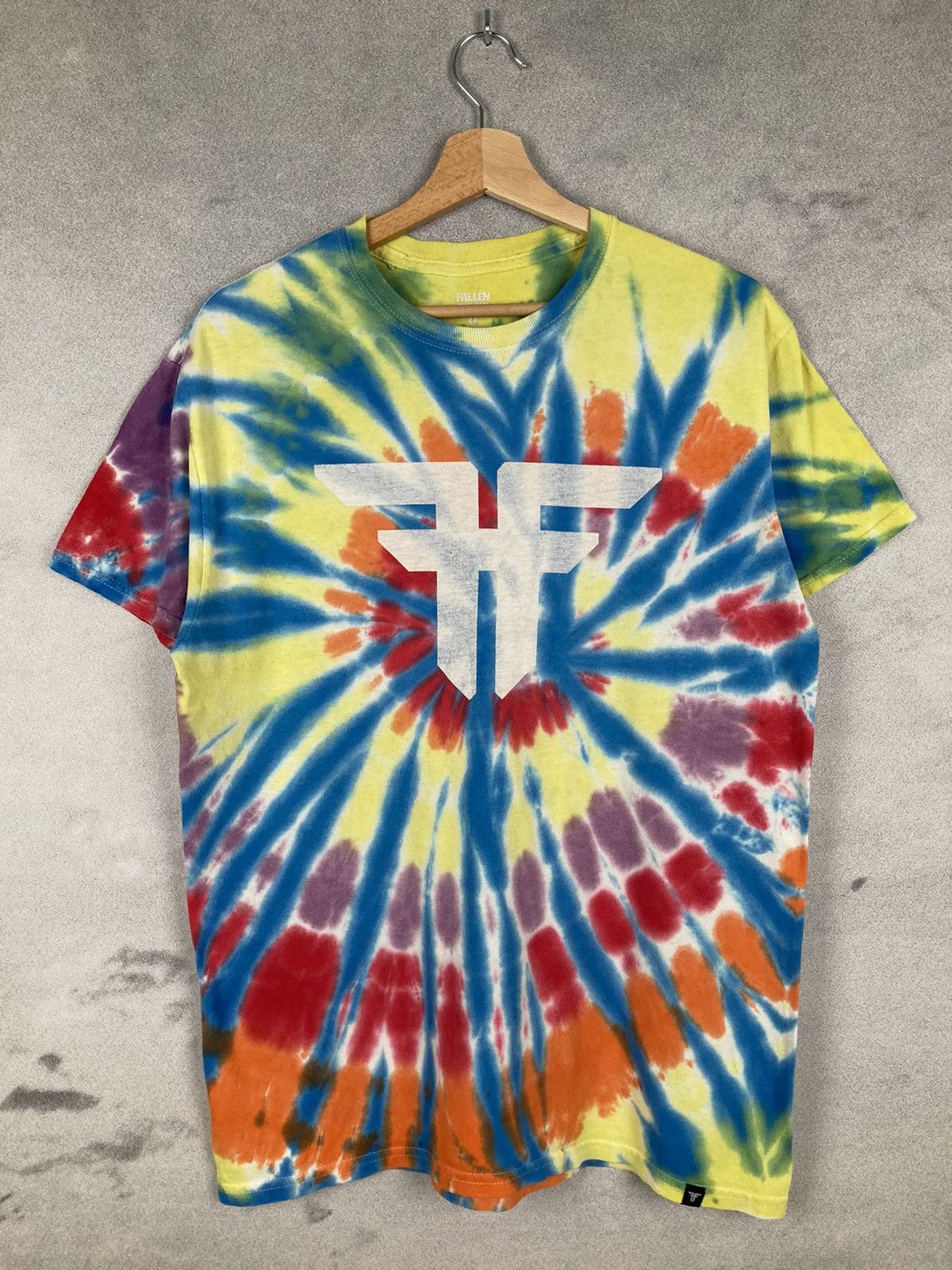 Fallen Vintage Fallen Skateboards Tie Dye T-shirt Logo Size US M / EU 48-50 / 2 - 1 Thumbnail