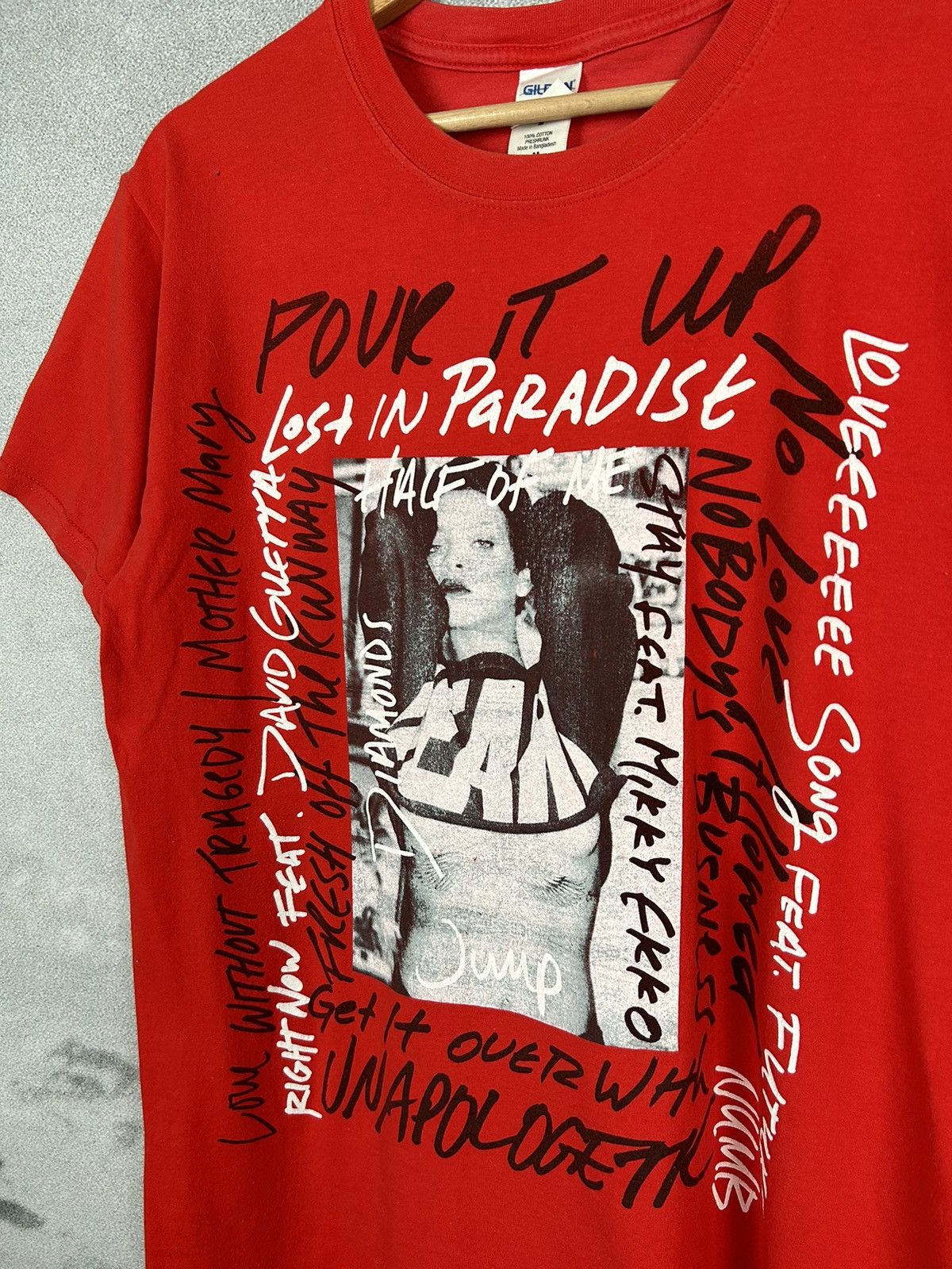 Band Tees Rihanna 2013 World Tour Graphic Tee Rap Music Art Size US M / EU 48-50 / 2 - 3 Thumbnail