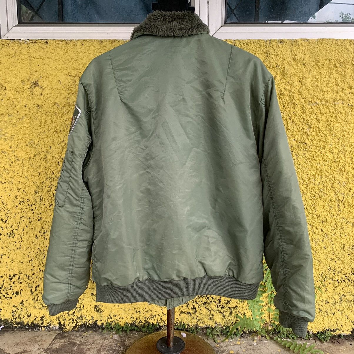 Other Military bomber jacket vintage Size US M / EU 48-50 / 2 - 4 Thumbnail