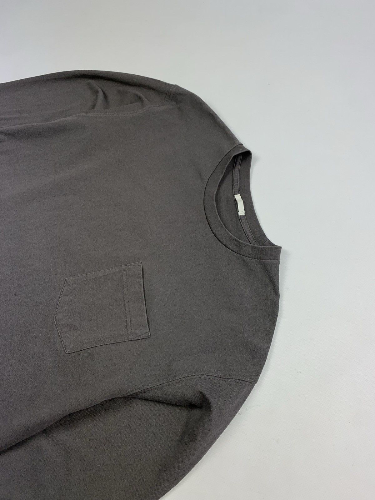 Other GU Japan men’s chest pocket long sleeve t shirt pullover Size US S / EU 44-46 / 1 - 2 Thumbnail