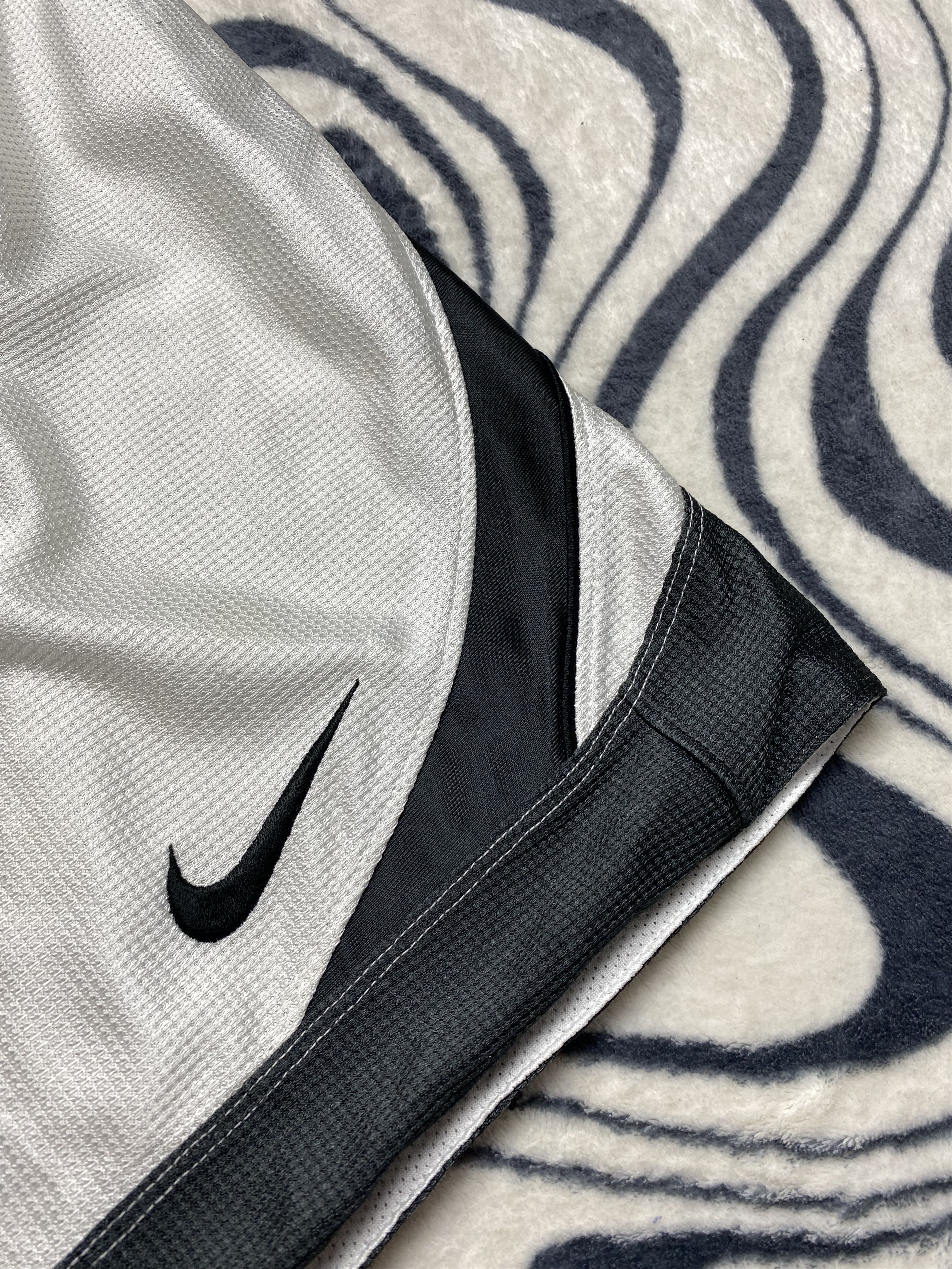 Nike × Vintage Nike Basketball Vintage Mens Shorts Y2K Size US 36 / EU 52 - 3 Thumbnail