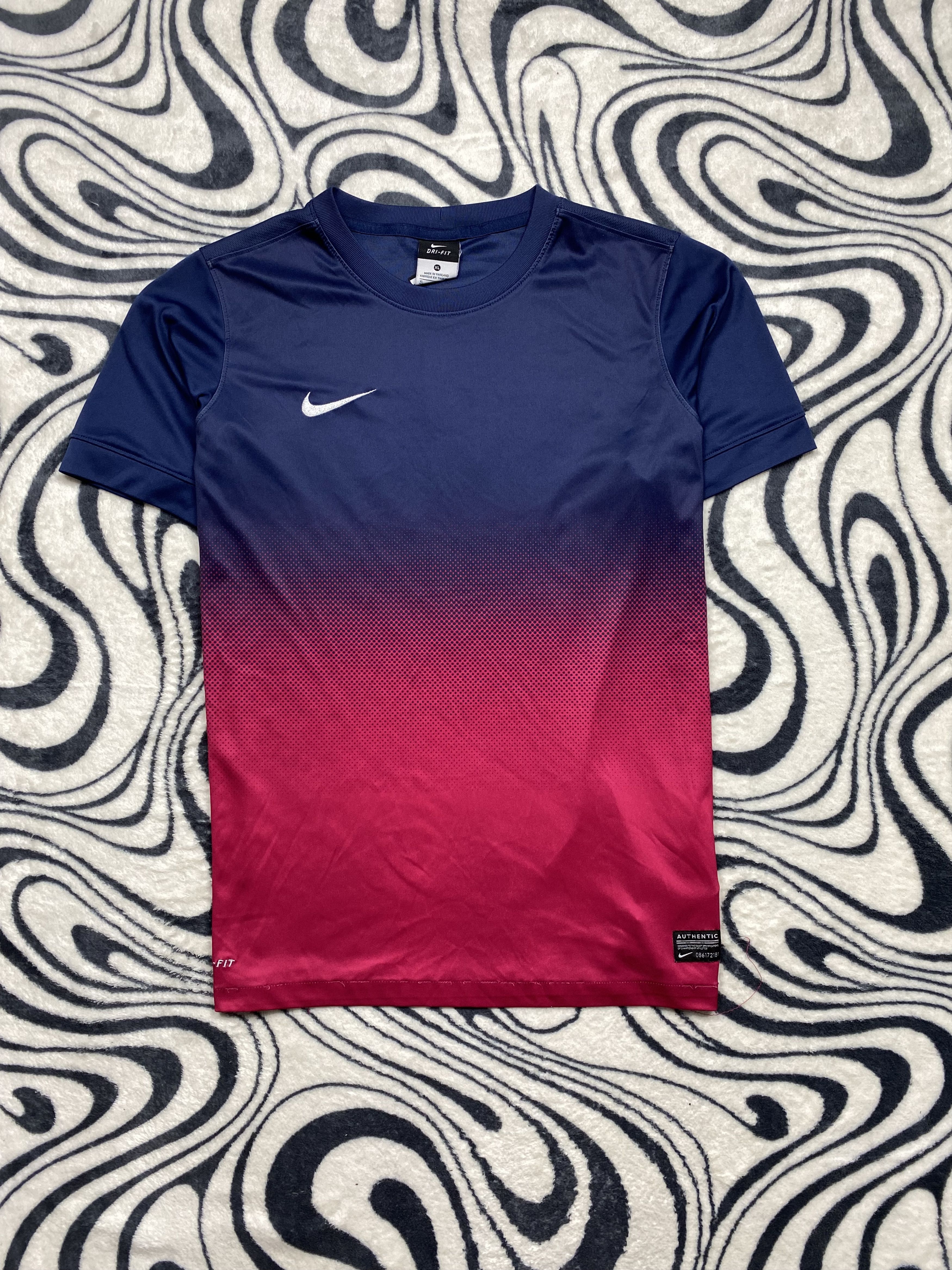 Nike Nike Dri Fit Vintage Mens T-Shirt Tee Y2K Size US S / EU 44-46 / 1 - 1 Thumbnail