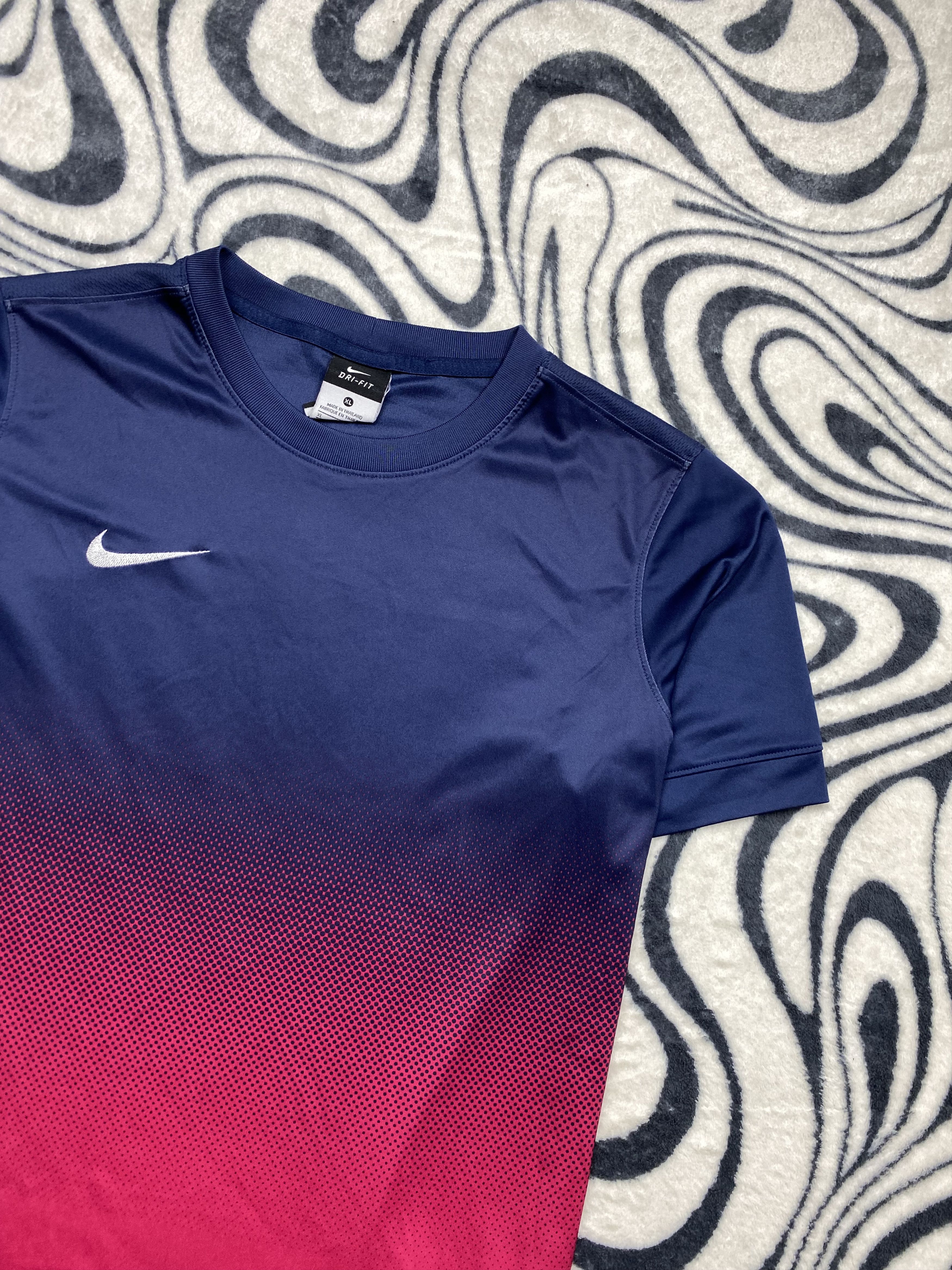 Nike Nike Dri Fit Vintage Mens T-Shirt Tee Y2K Size US S / EU 44-46 / 1 - 2 Thumbnail