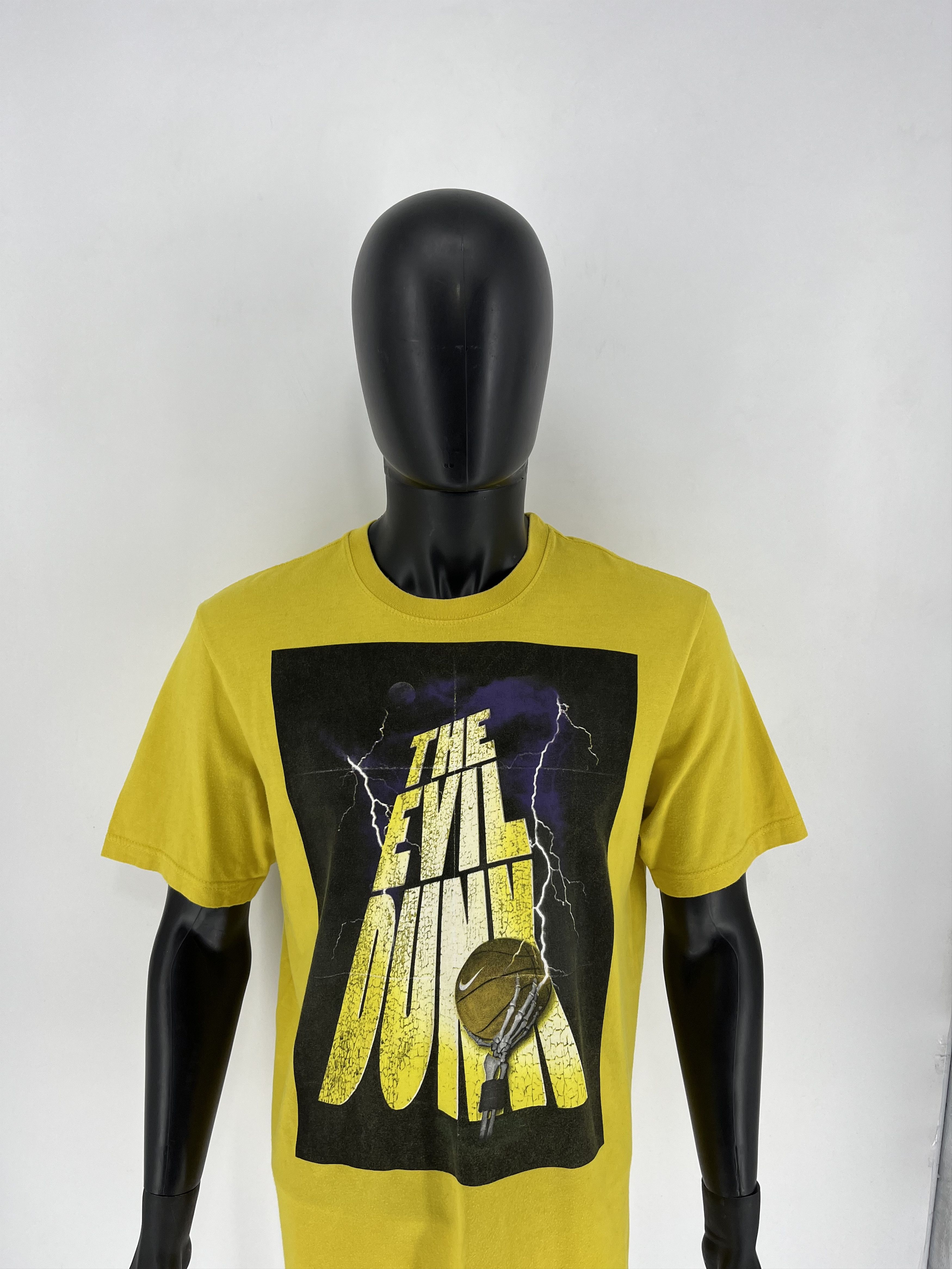 NBA Vintage Nike NBA Swoosh Logo Tee Travis Scott Style Size US L / EU 52-54 / 3 - 5 Thumbnail
