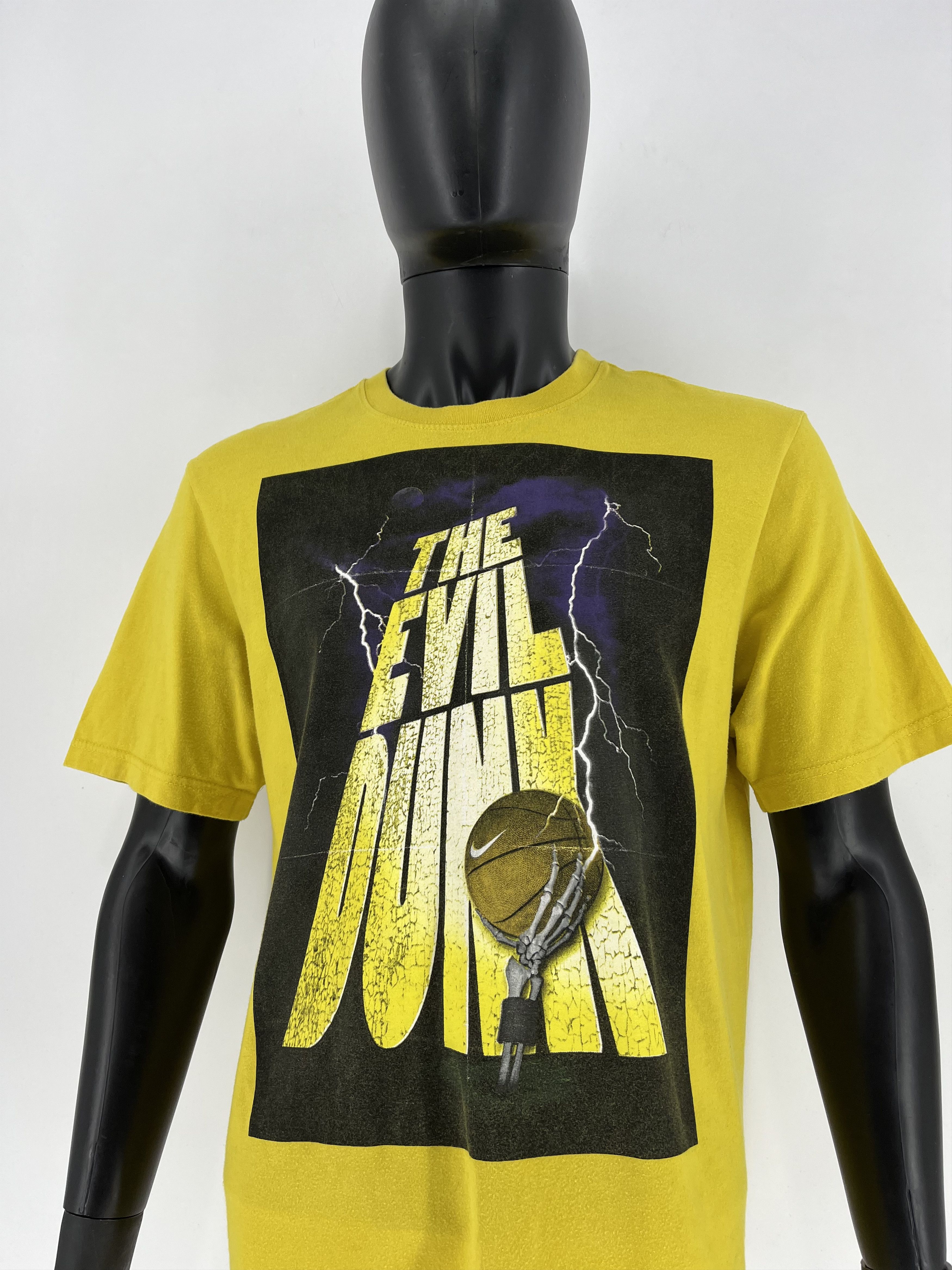 NBA Vintage Nike NBA Swoosh Logo Tee Travis Scott Style Size US L / EU 52-54 / 3 - 6 Thumbnail