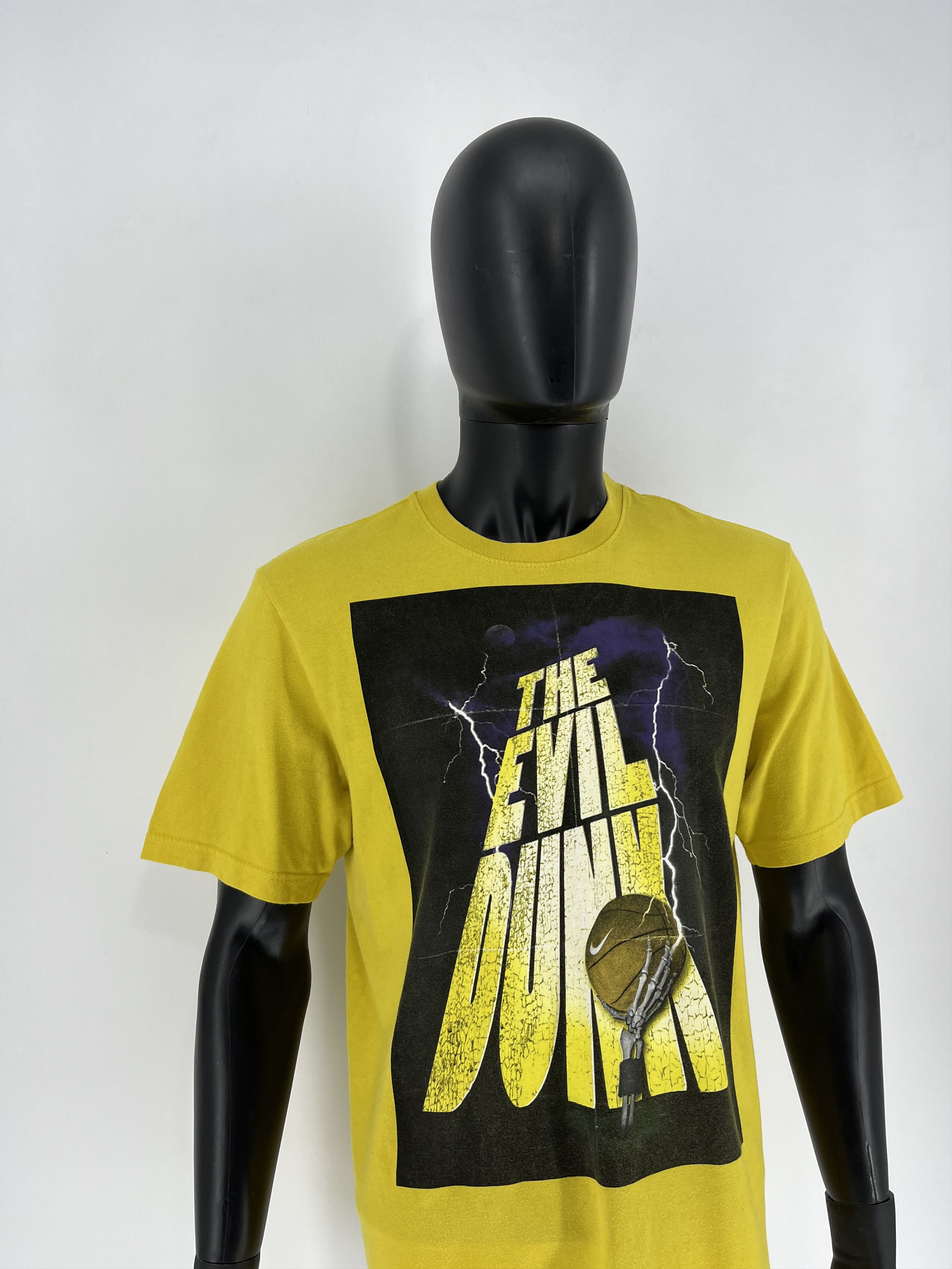 NBA Vintage Nike NBA Swoosh Logo Tee Travis Scott Style Size US L / EU 52-54 / 3 - 3 Thumbnail