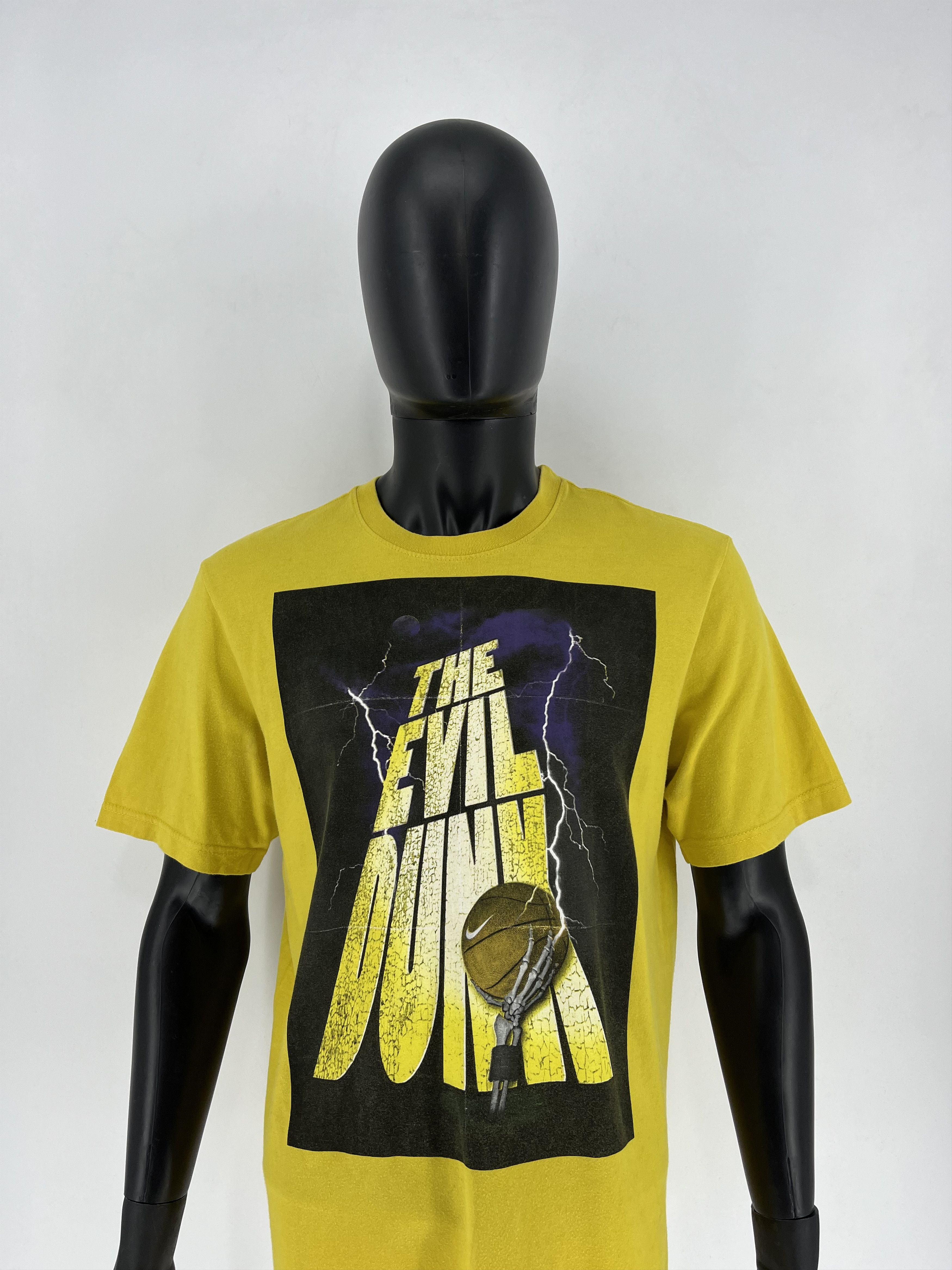 NBA Vintage Nike NBA Swoosh Logo Tee Travis Scott Style Size US L / EU 52-54 / 3 - 1 Thumbnail