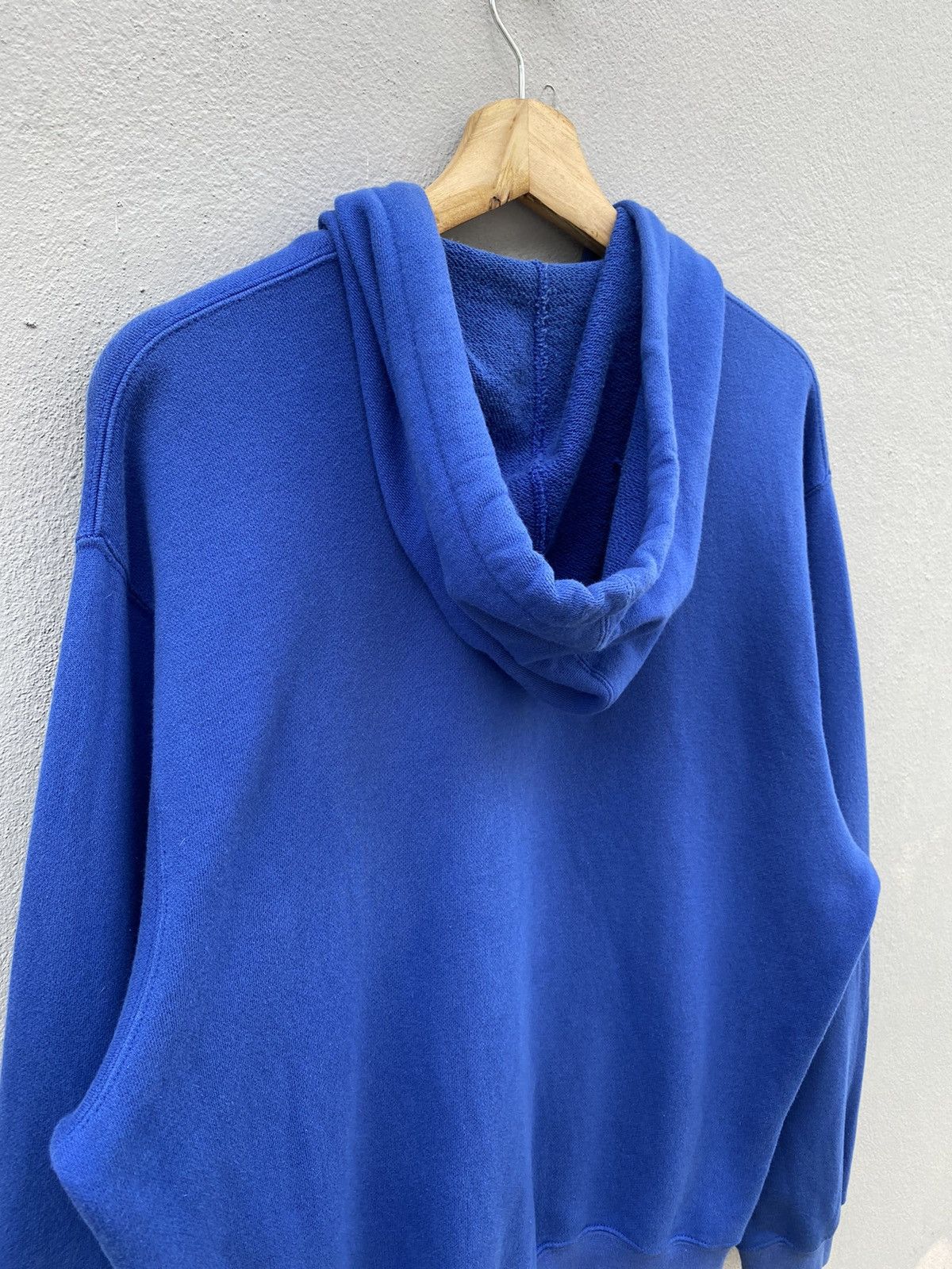 Nike Vintage Y2K NIKE Mini Chest Swoosh Royal Blue Rare L Hoodie Size US L / EU 52-54 / 3 - 11 Thumbnail