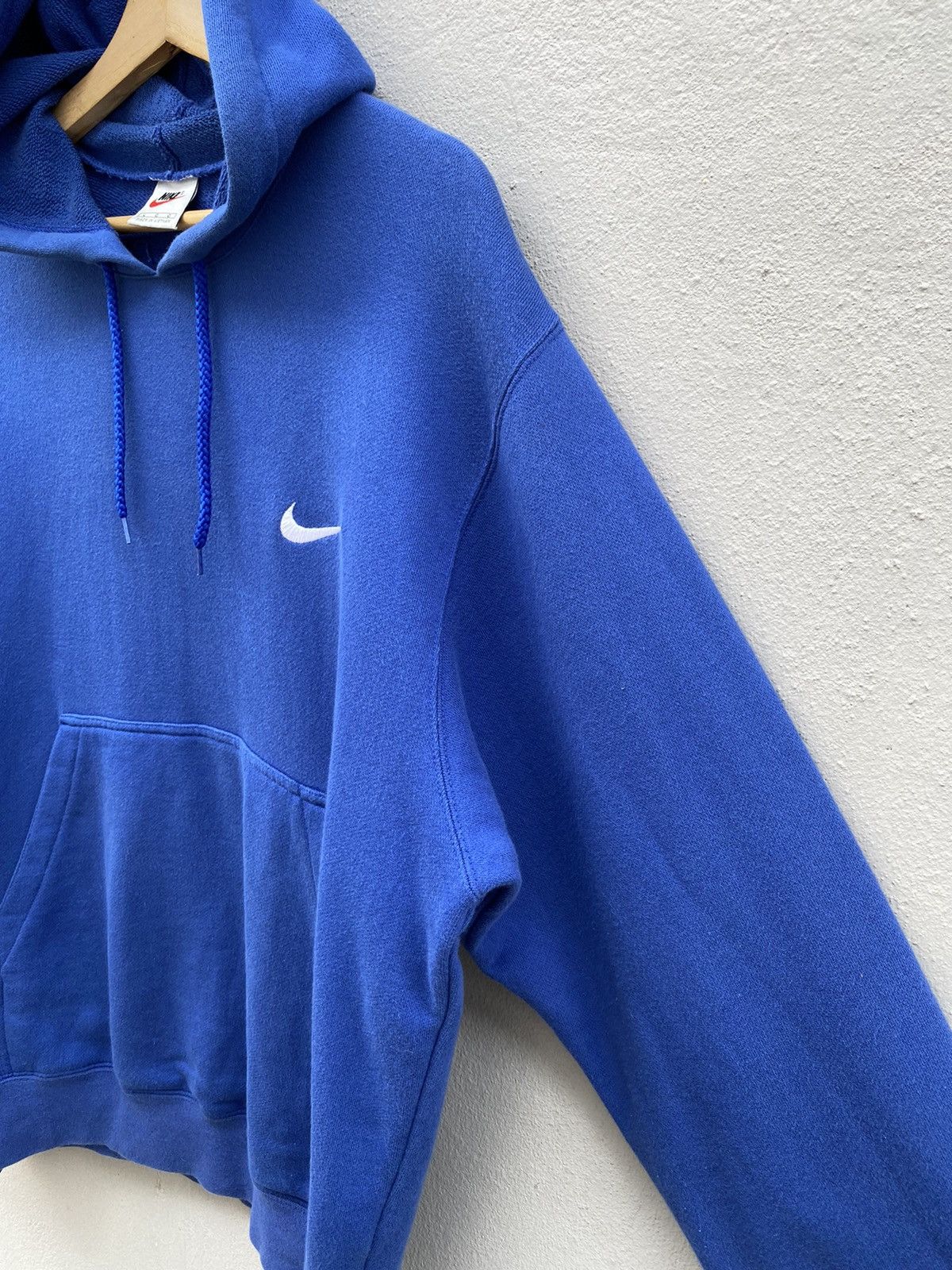 Nike Vintage Y2K NIKE Mini Chest Swoosh Royal Blue Rare L Hoodie Size US L / EU 52-54 / 3 - 2 Thumbnail