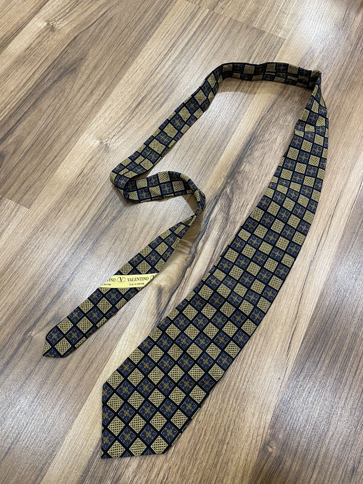 Valentino Luxury Tie Valentino Cravatte Silk Y2K 90s Old money Size ONE SIZE - 1 Thumbnail