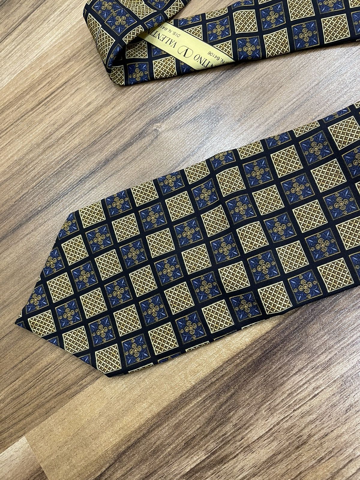 Valentino Luxury Tie Valentino Cravatte Silk Y2K 90s Old money Size ONE SIZE - 7 Thumbnail