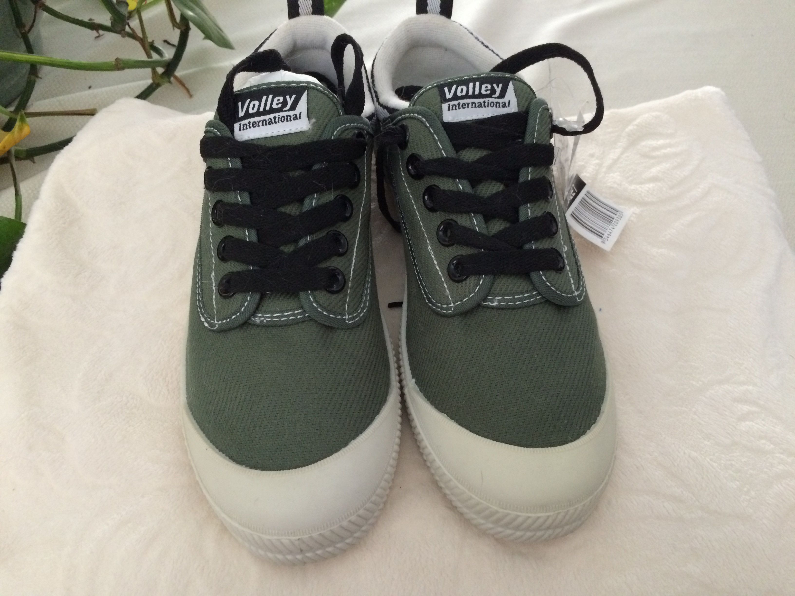 Other Volley International Sneaker - US Size 7 Size US 7 / EU 40 - 3 Thumbnail