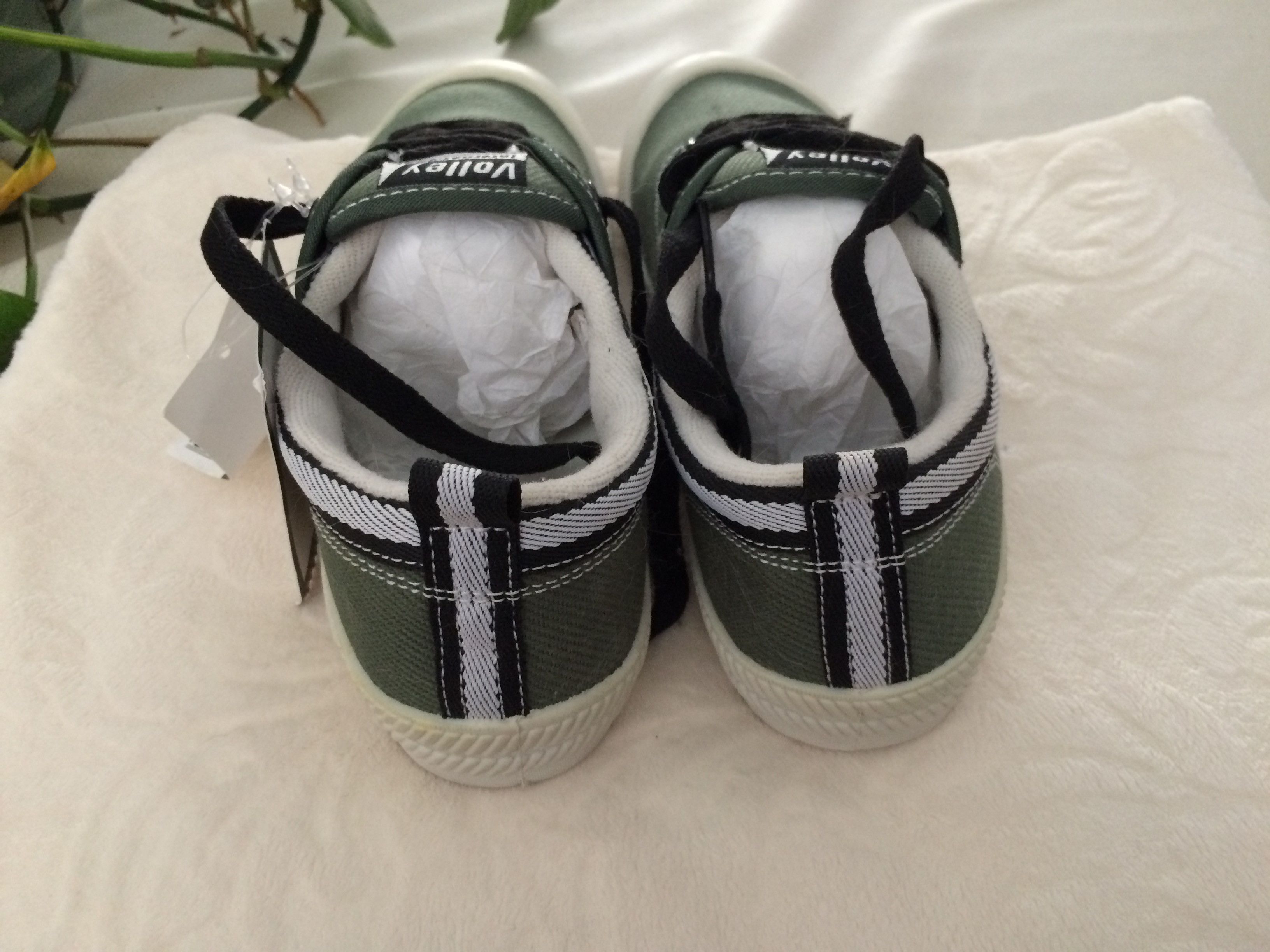 Other Volley International Sneaker - US Size 7 Size US 7 / EU 40 - 4 Thumbnail
