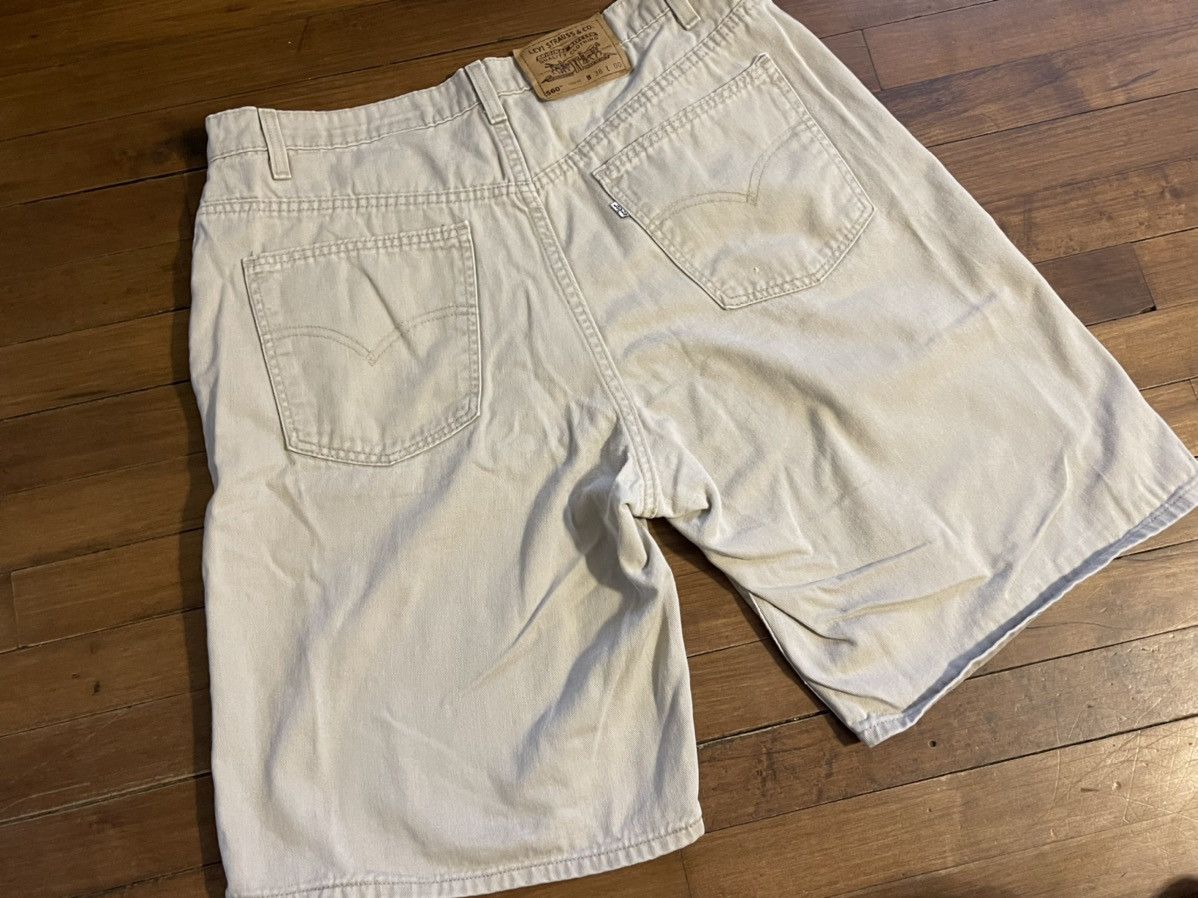 Levi's Vintage Levi’s 560 Loose Fit Cream Denim Jean Shorts Jorts Size US 38 / EU 54 - 1 Thumbnail