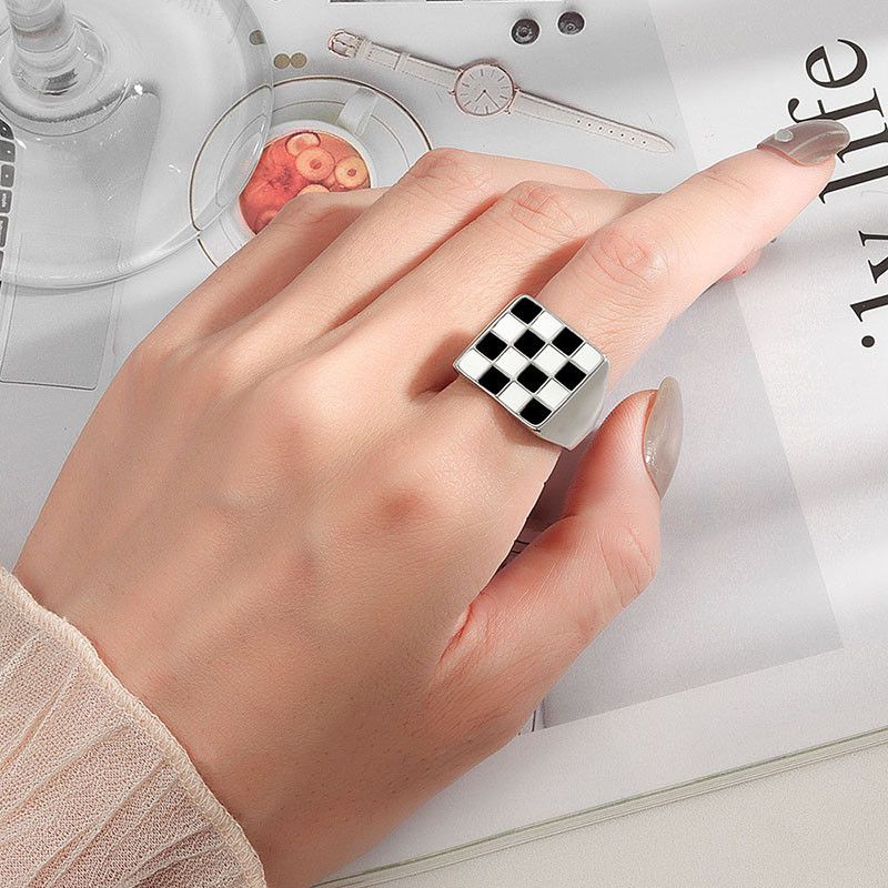 Jewelry Creative Unique Black White Grid Rings Size ONE SIZE - 3 Thumbnail
