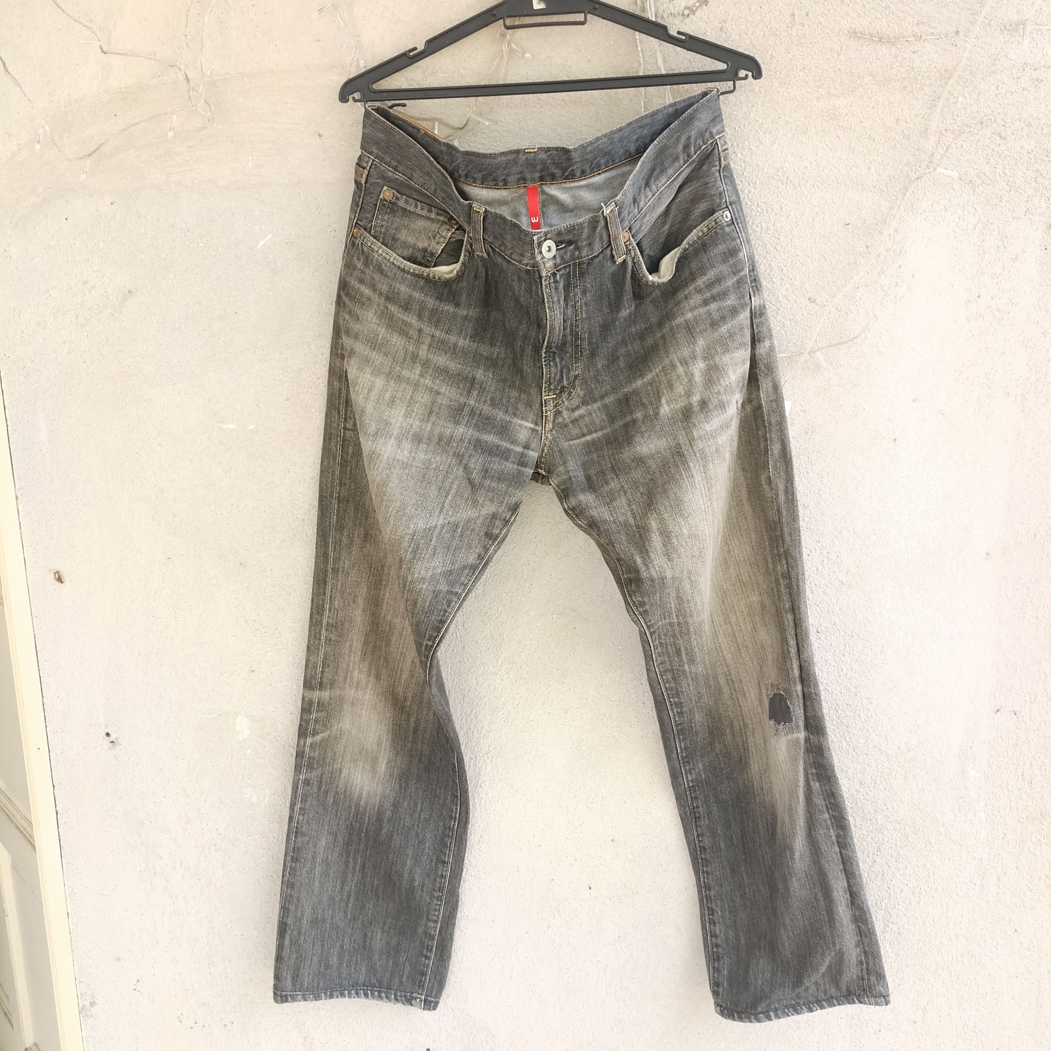 Japanese Brand × Uniqlo Uniqlo Uj Distressed Patches Acid Wash Denim Size US 34 / EU 50 - 1 Thumbnail