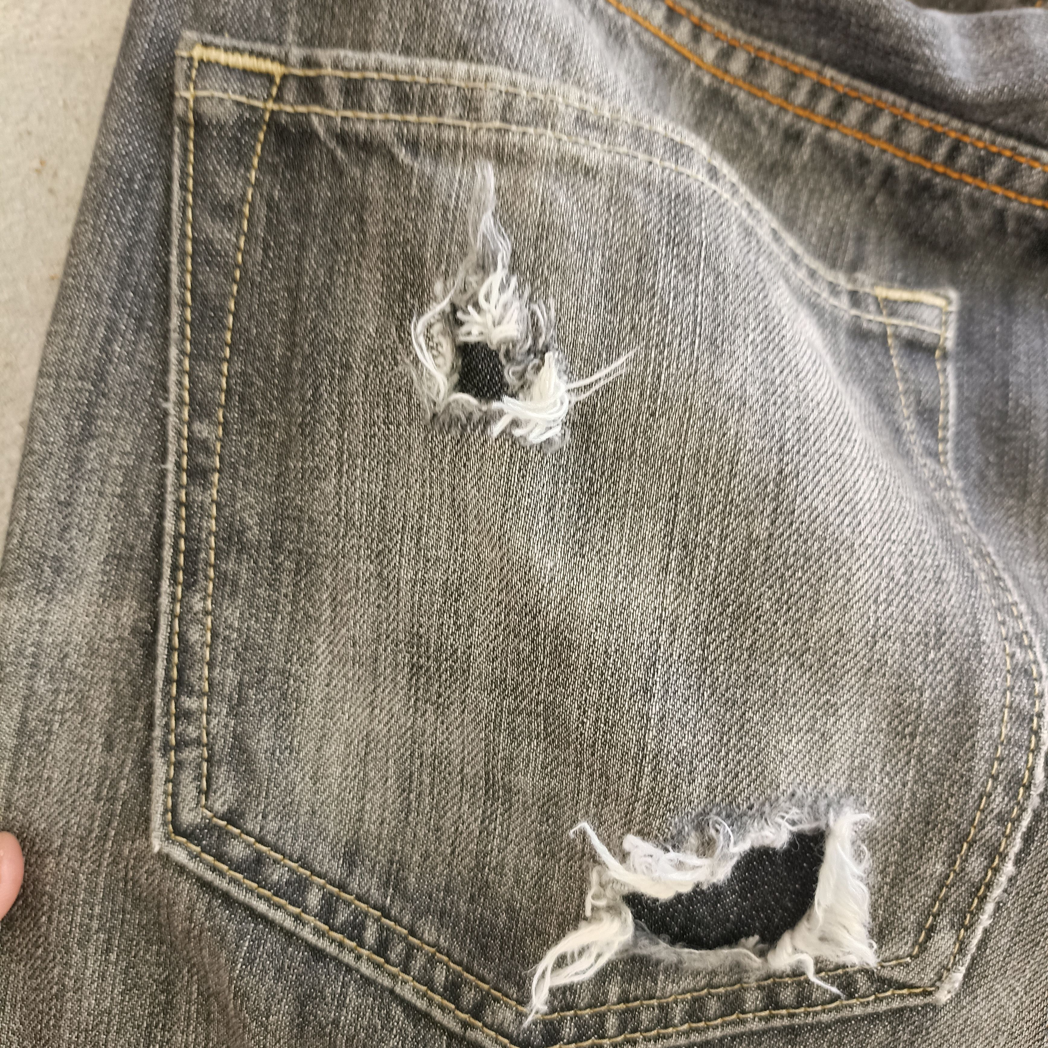Japanese Brand × Uniqlo Uniqlo Uj Distressed Patches Acid Wash Denim Size US 34 / EU 50 - 17 Thumbnail