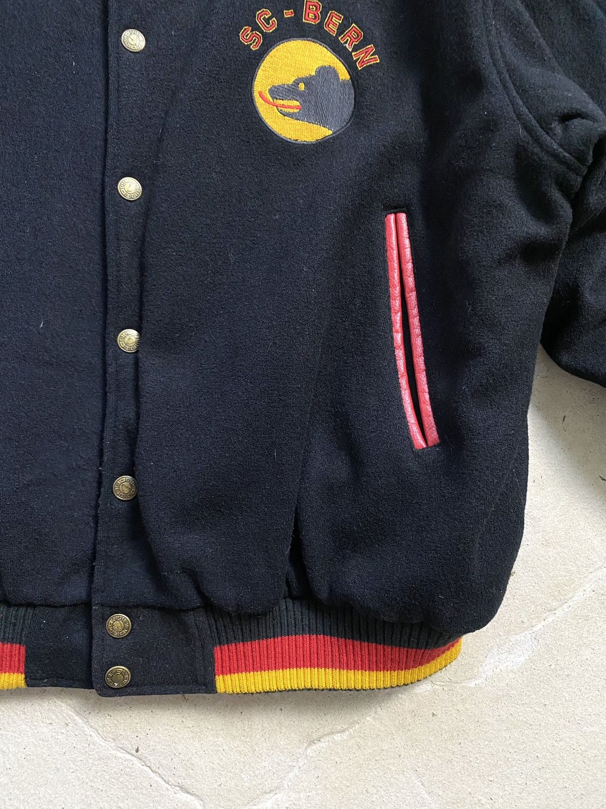 NHL Rare! Vintage 90s SC Bern Hockey Bear Bomber Jacket Y2K Size US M / EU 48-50 / 2 - 8 Thumbnail