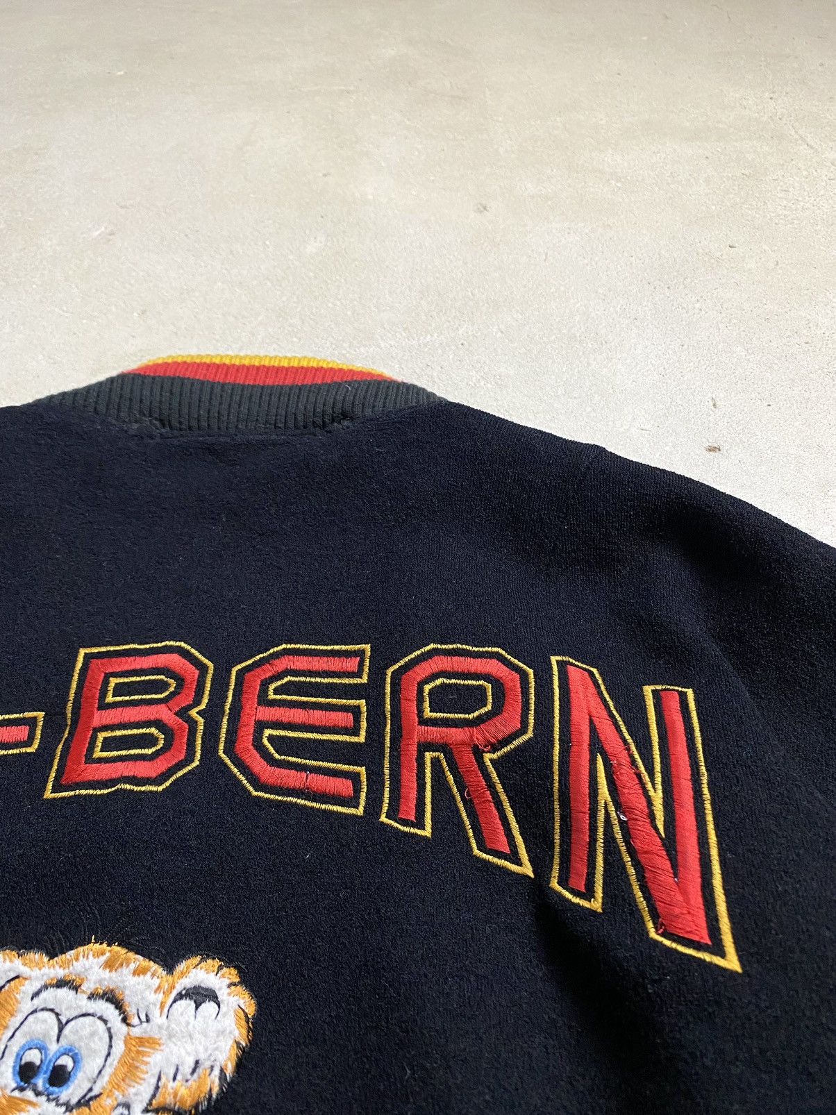 NHL Rare! Vintage 90s SC Bern Hockey Bear Bomber Jacket Y2K Size US M / EU 48-50 / 2 - 21 Thumbnail