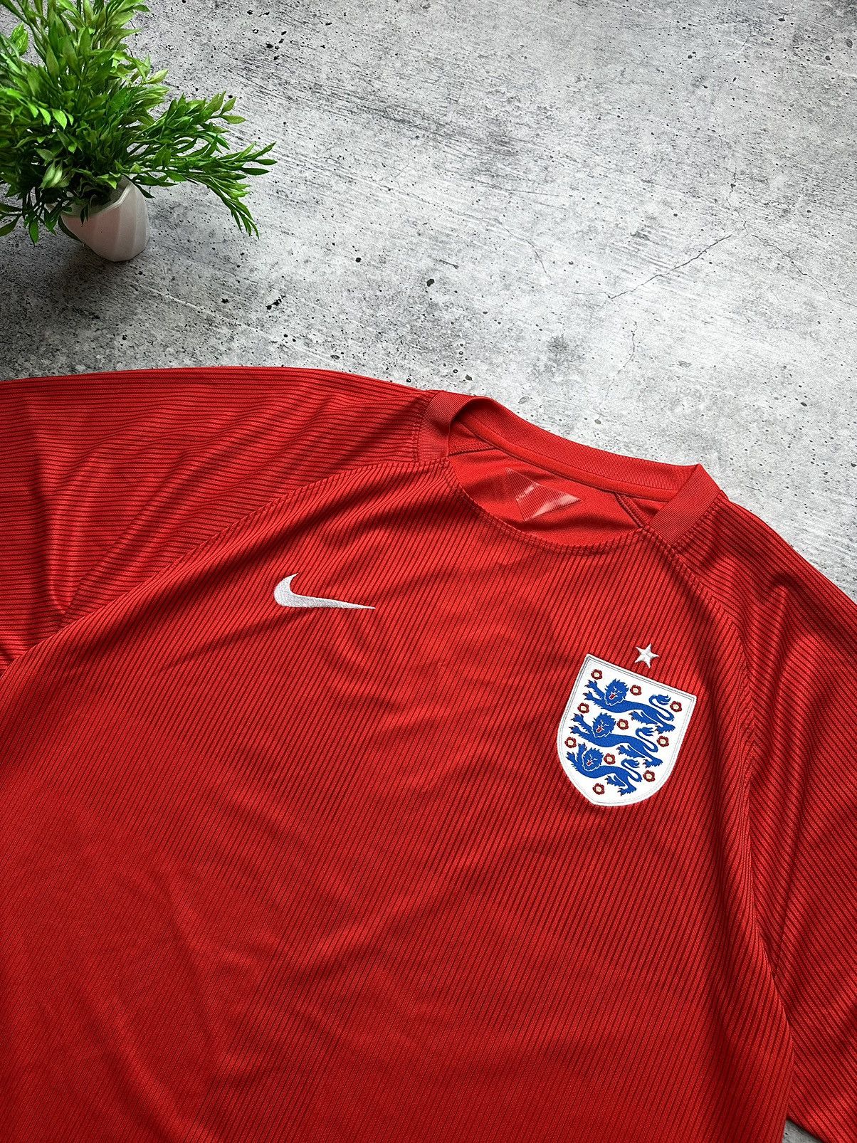 Nike Vintage Nike Soccer Jersey Football England 2014 T-Shirt Size US XL / EU 56 / 4 - 4 Thumbnail