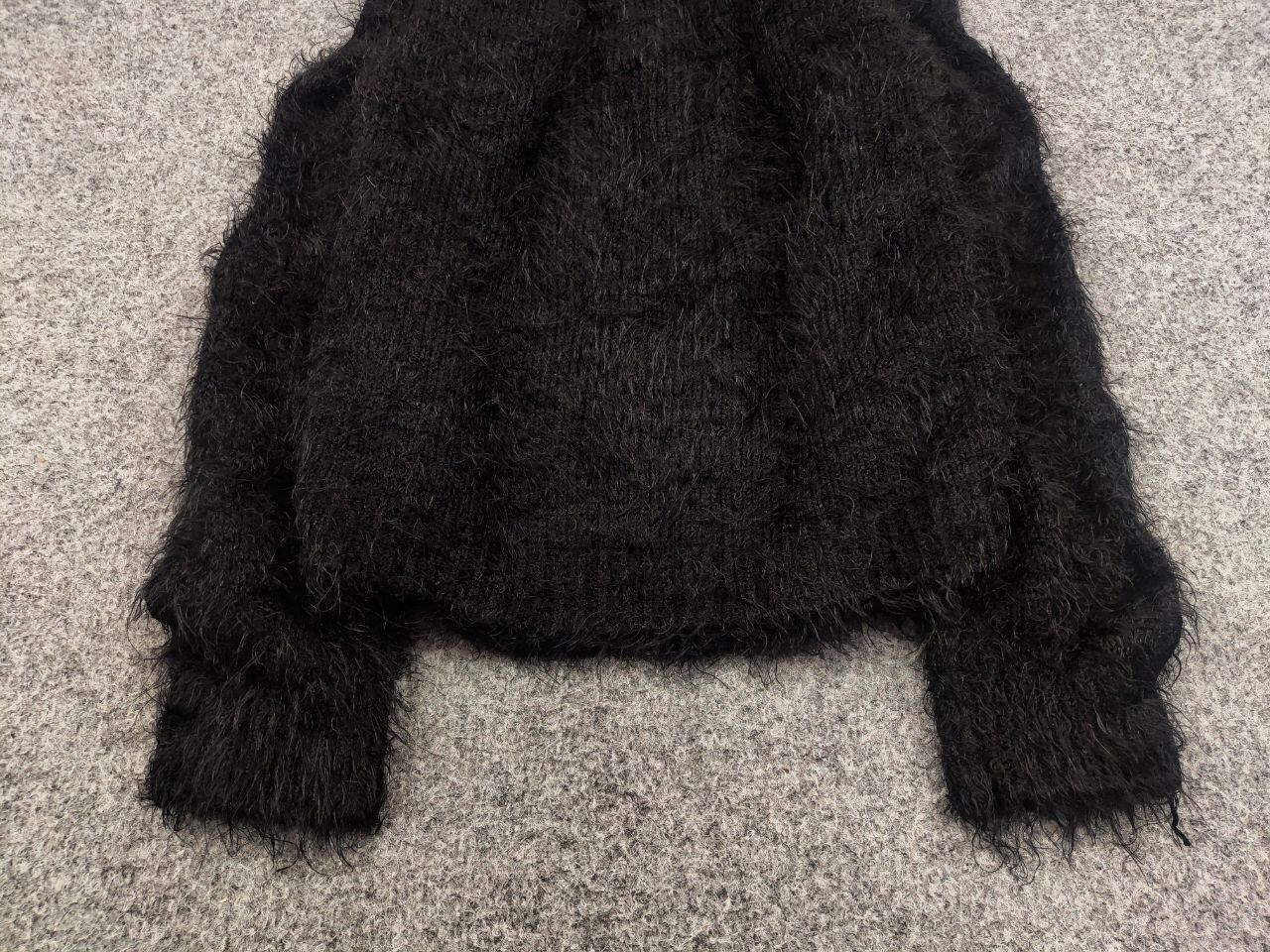 Japanese Brand Vintage 90's Japanese Black Mohair Style Fuzzy Sweater Size M / US 6-8 / IT 42-44 - 9 Thumbnail